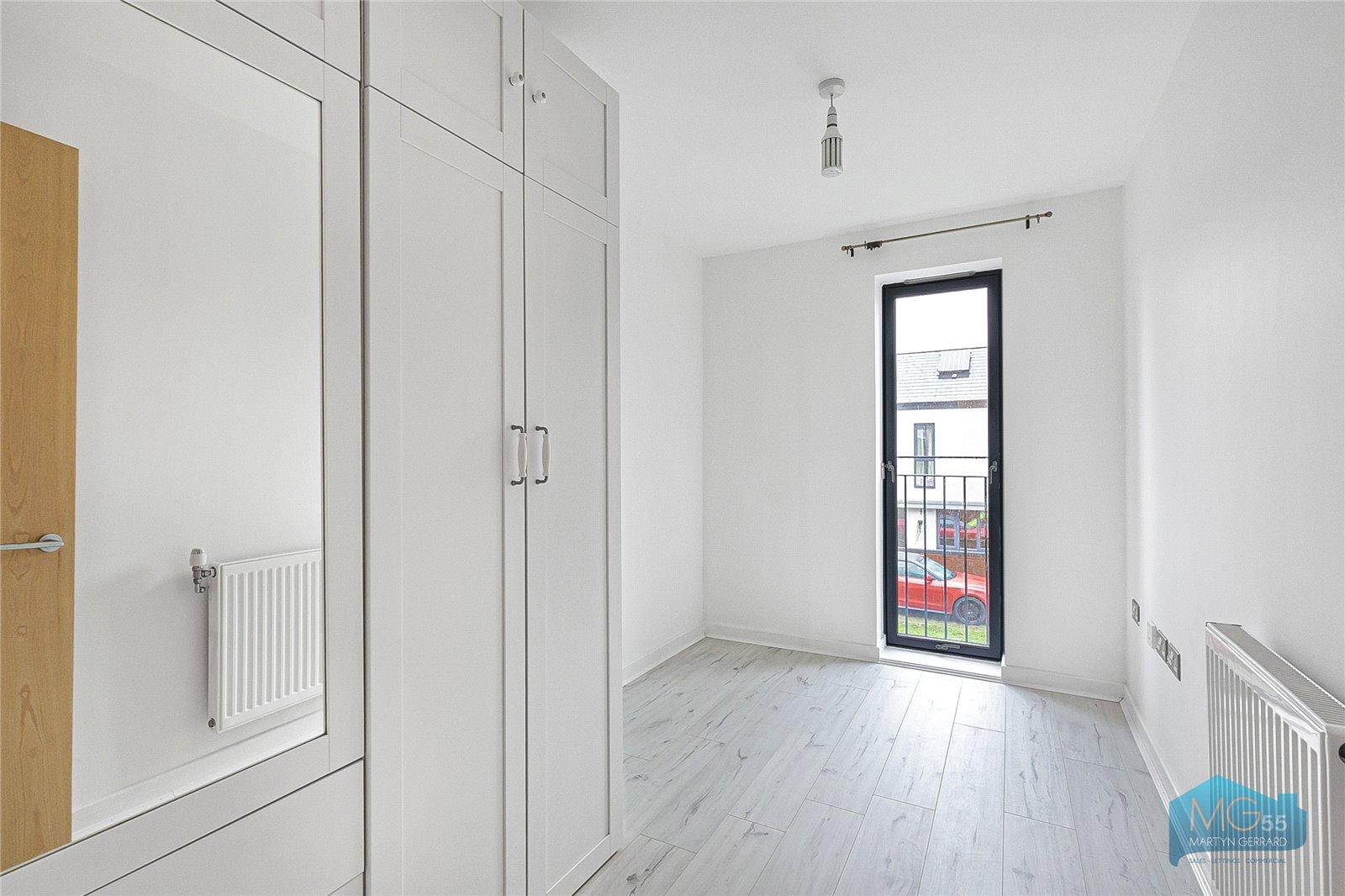 2 bedroom Apartment to rent - Martyn Gerrard
