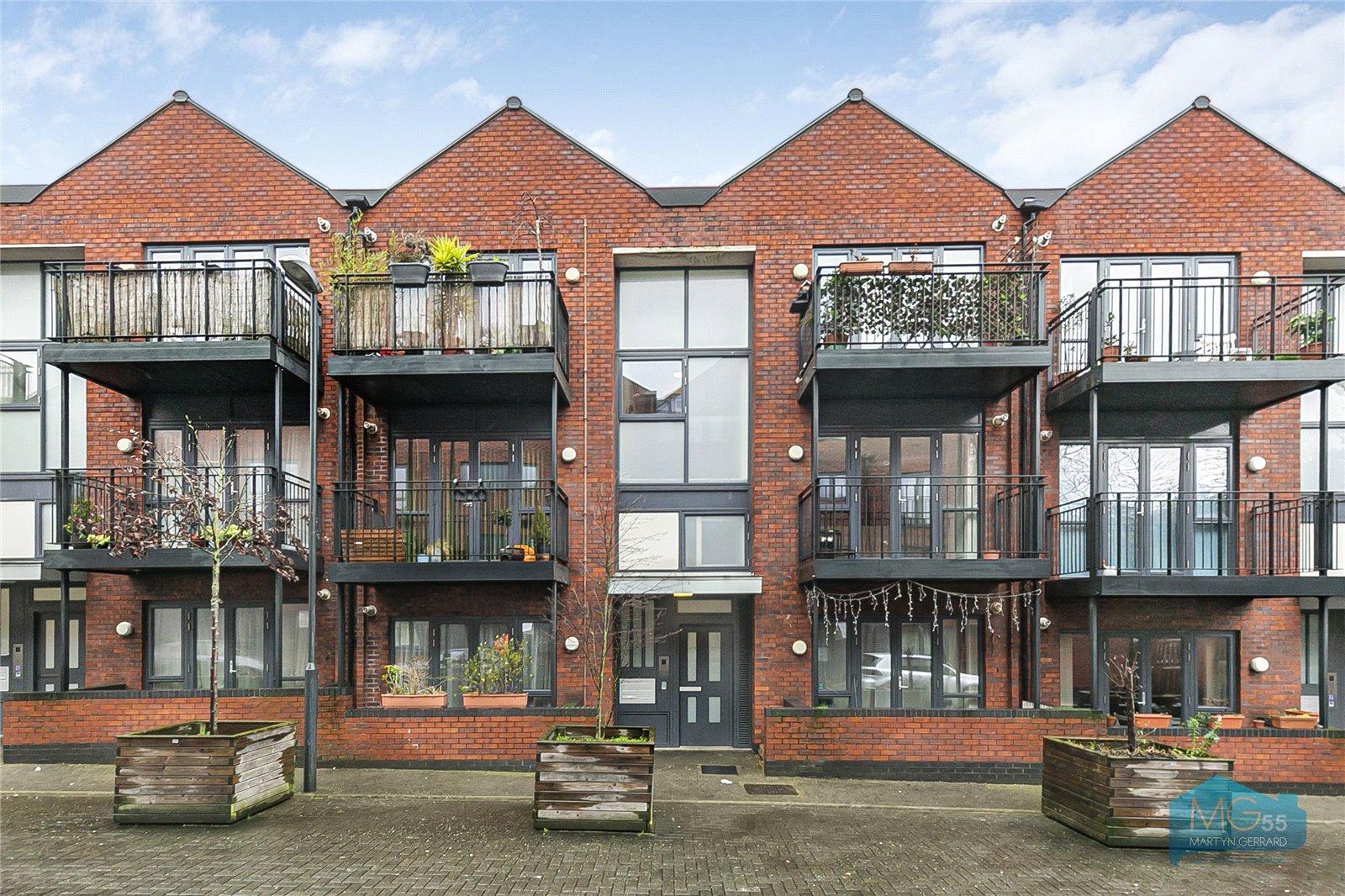 2 bedroom Apartment to rent - Martyn Gerrard