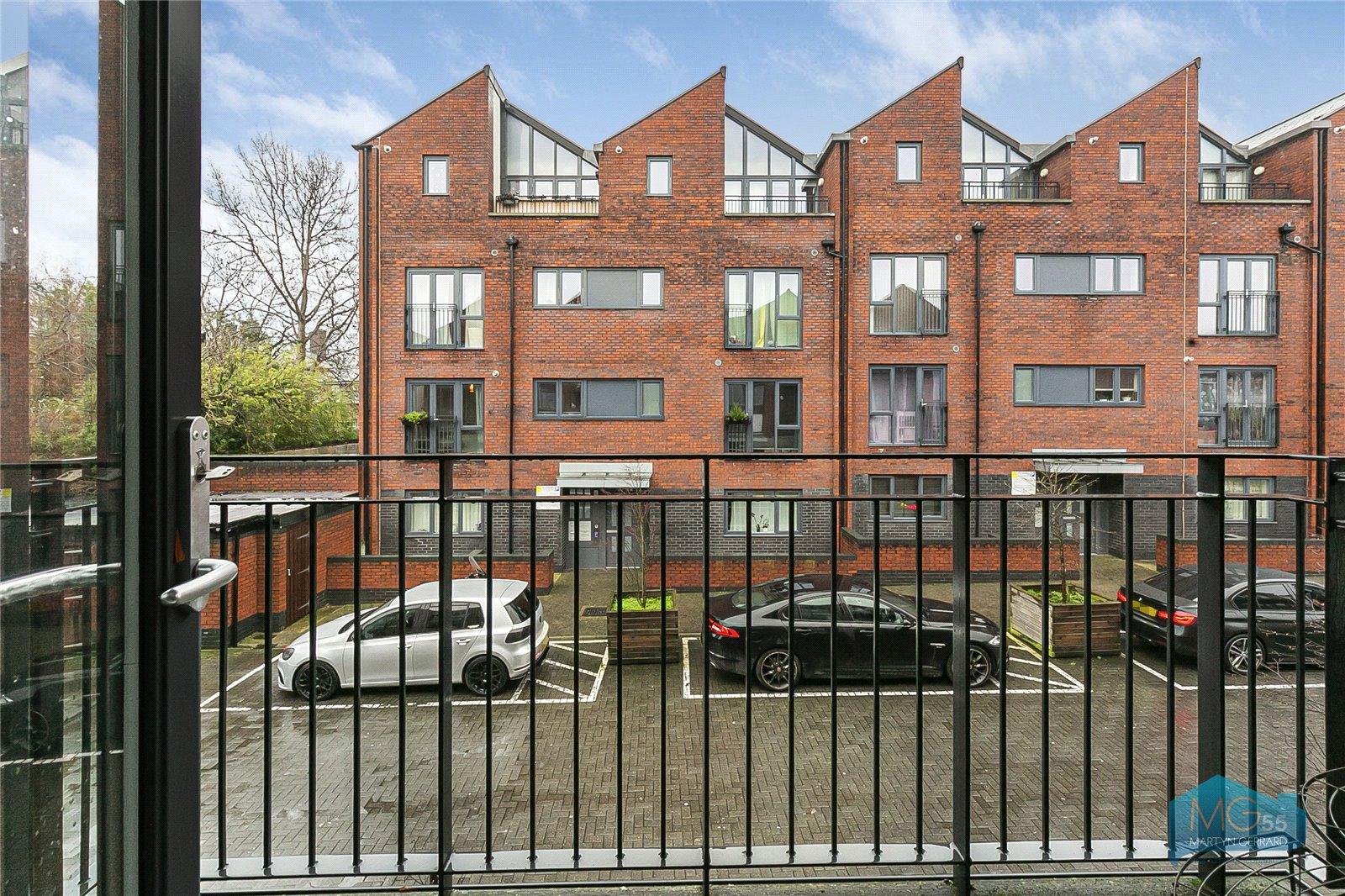 2 bedroom Apartment to rent - Martyn Gerrard