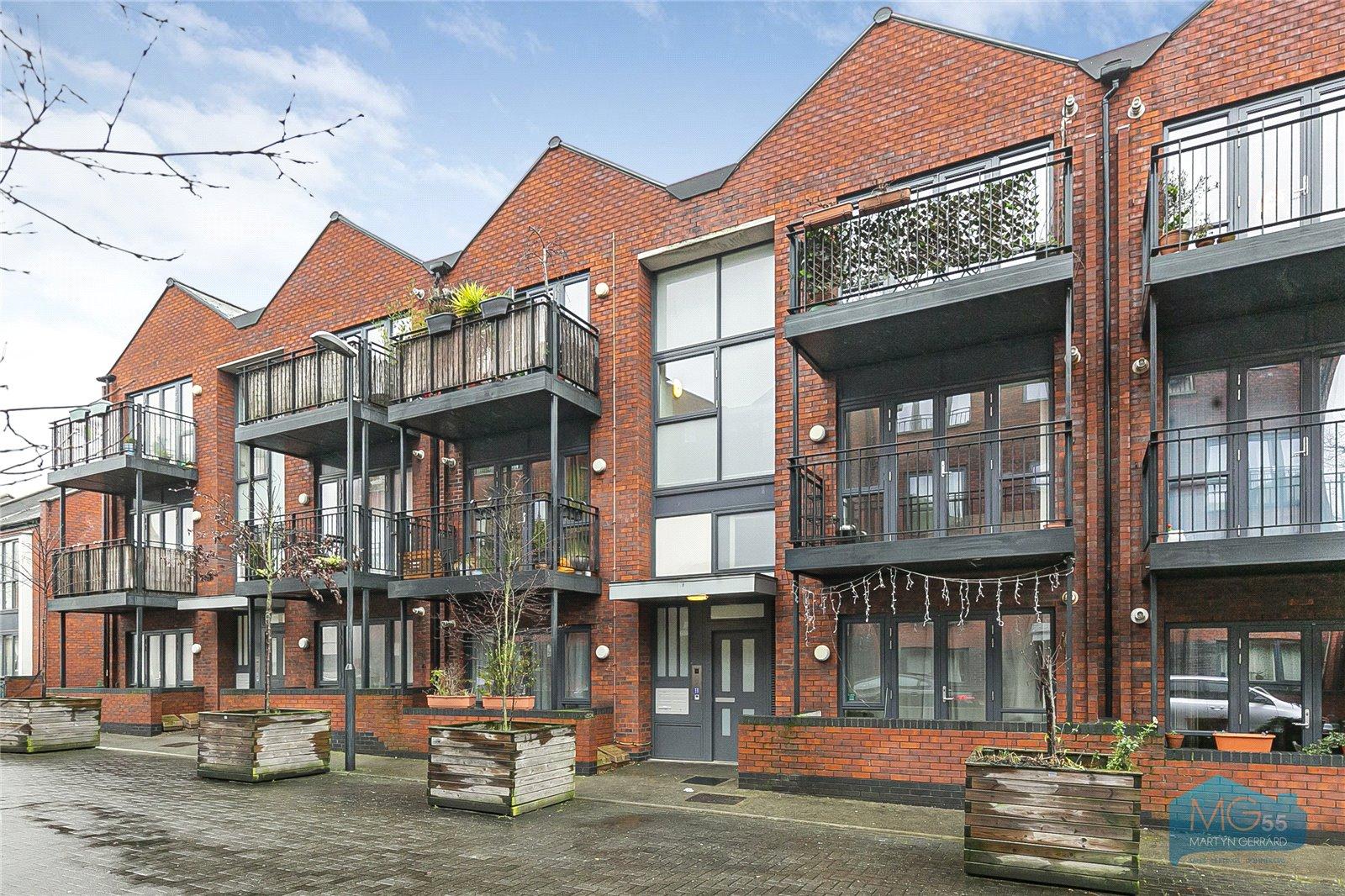 2 bedroom Apartment to rent - Martyn Gerrard