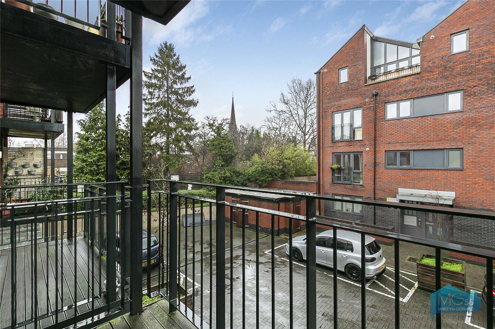 2 bedroom Apartment to rent - Martyn Gerrard