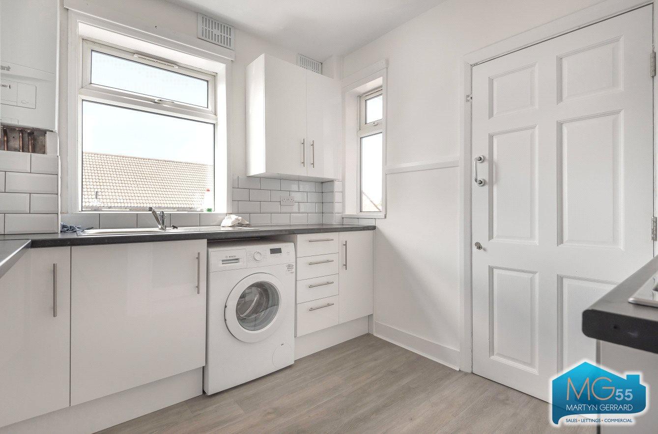 2 bedroom Apartment to rent - Martyn Gerrard