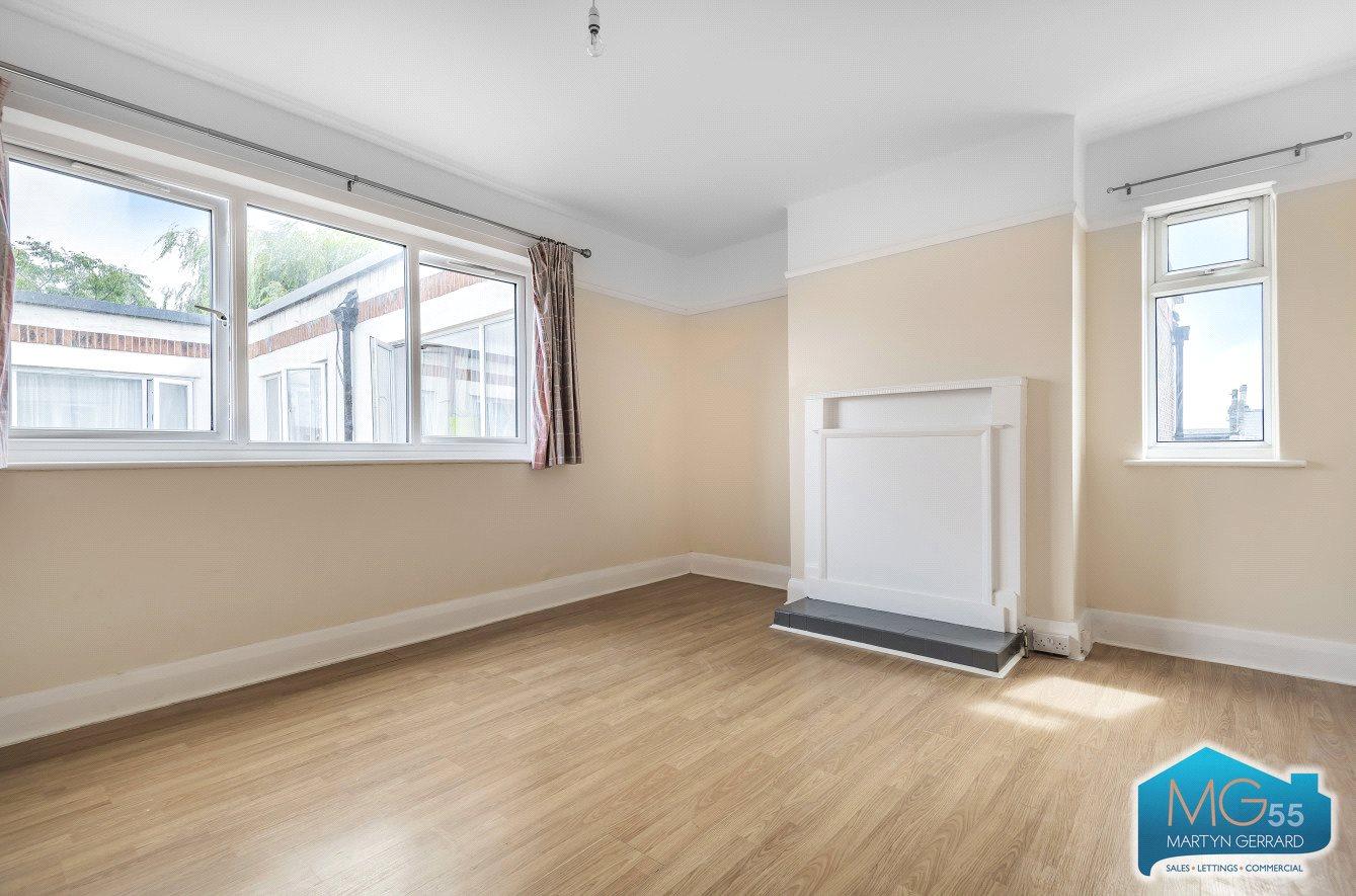 2 bedroom Apartment to rent - Martyn Gerrard