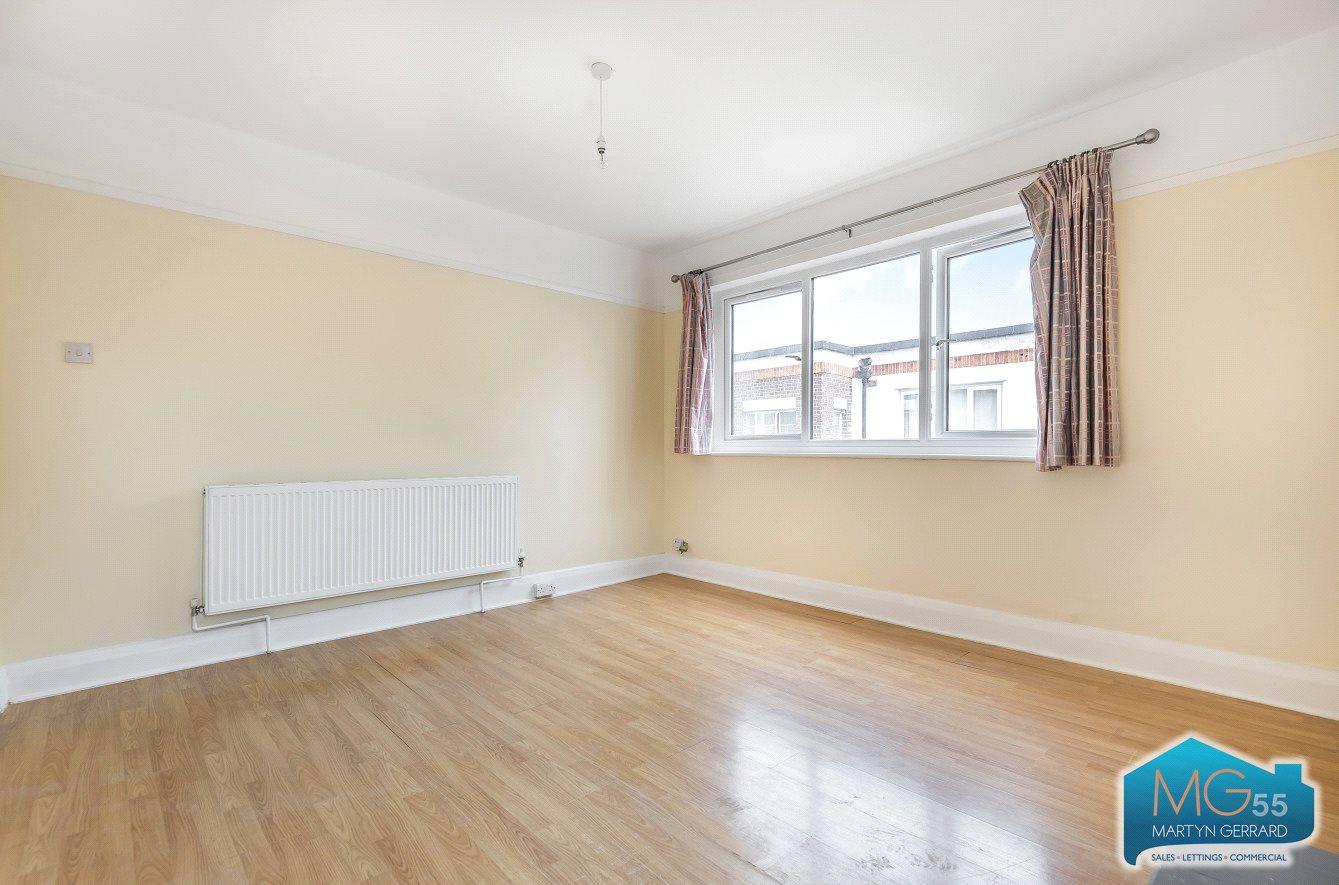 2 bedroom Apartment to rent - Martyn Gerrard