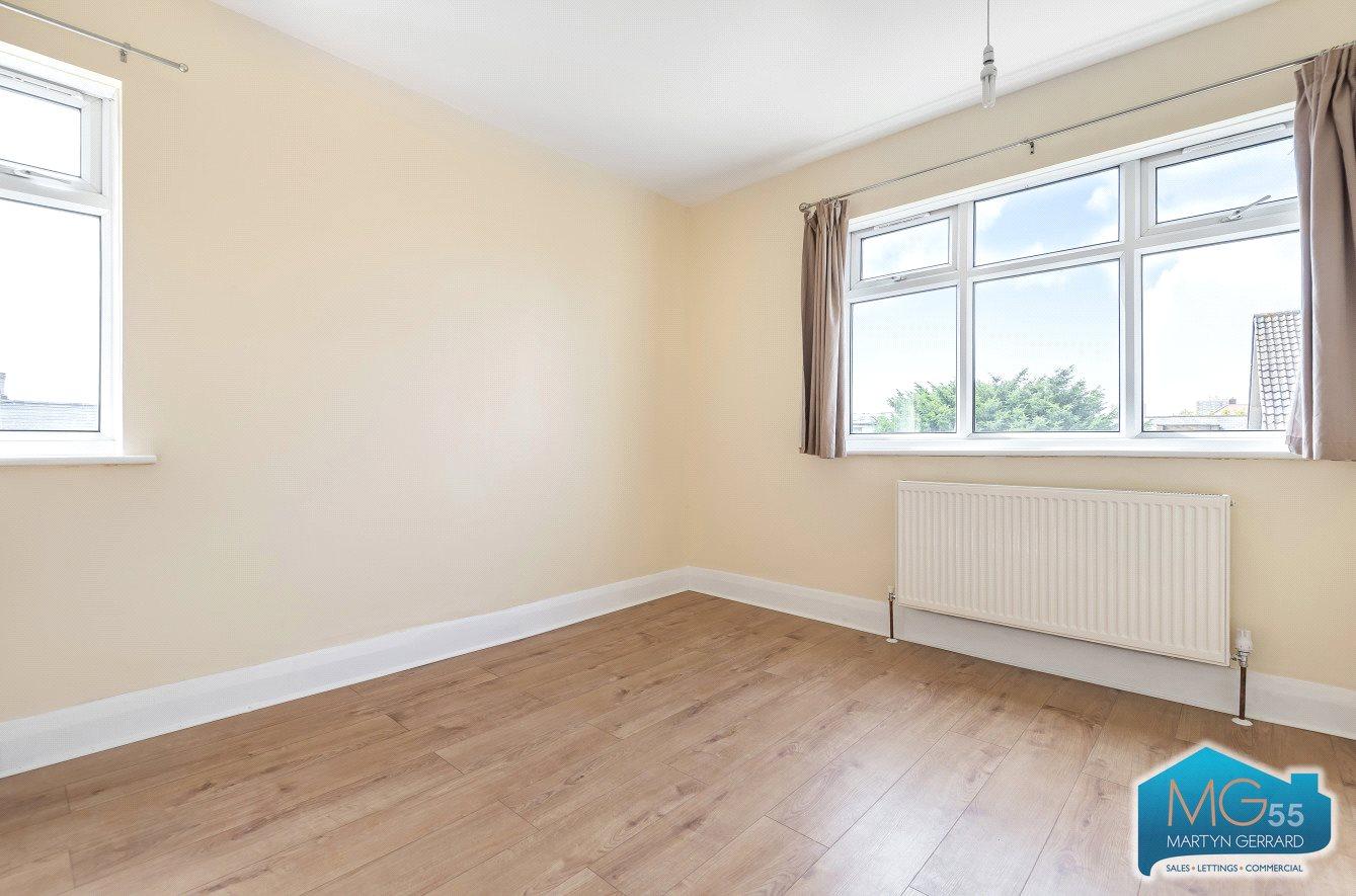 2 bedroom Apartment to rent - Martyn Gerrard
