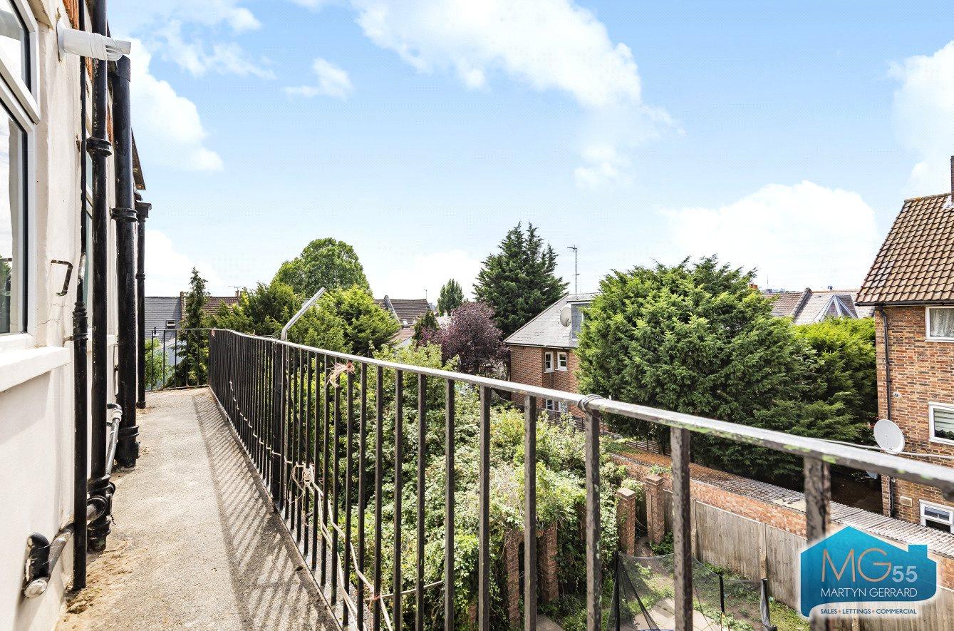 2 bedroom Apartment to rent - Martyn Gerrard