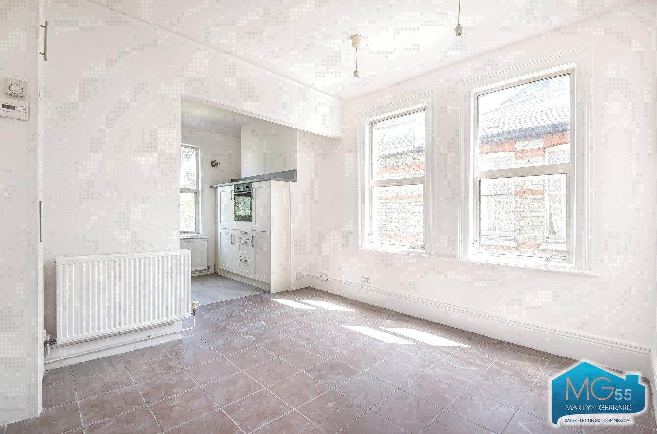 3 bedroom Maisonette to rent - Martyn Gerrard