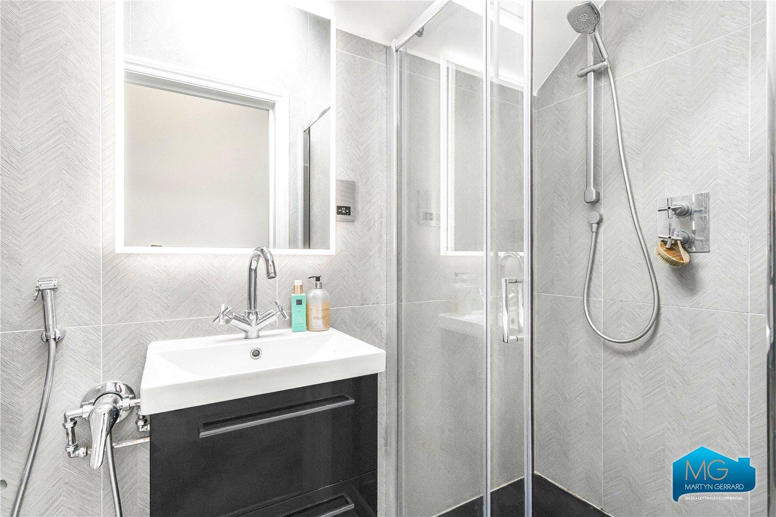 3 bedroom Ground Floor Flat to rent - Martyn Gerrard