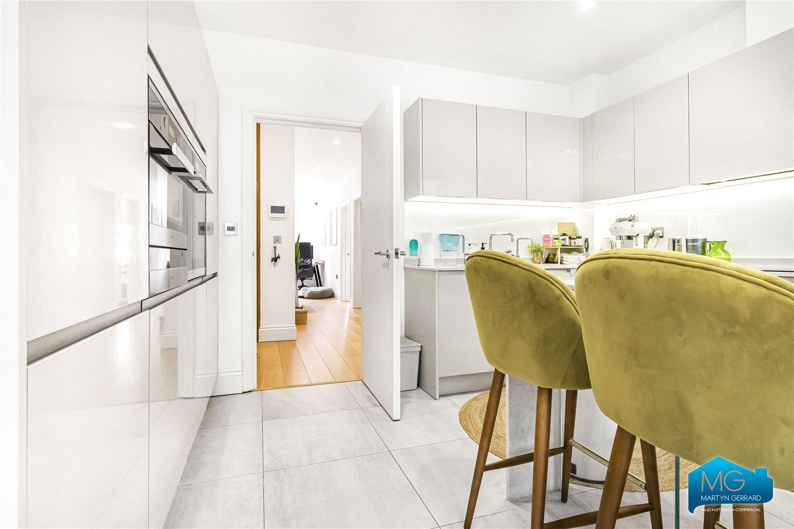 3 bedroom Ground Floor Flat to rent - Martyn Gerrard