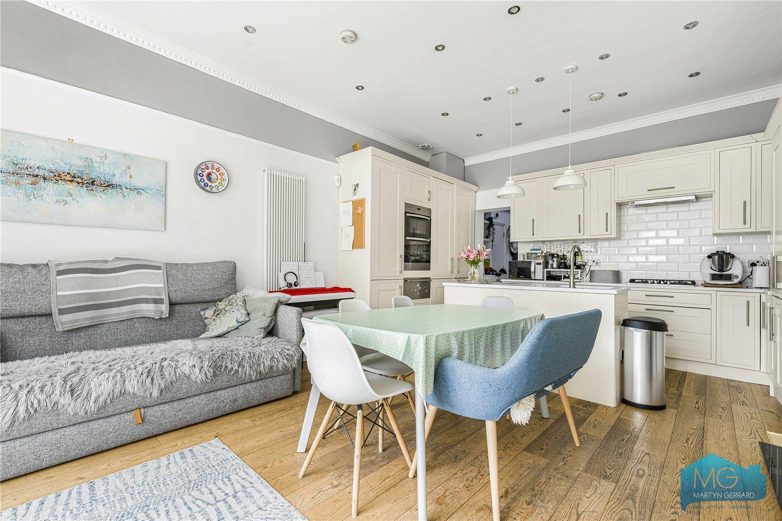 2 bedroom Ground Floor Flat for sale - Martyn Gerrard