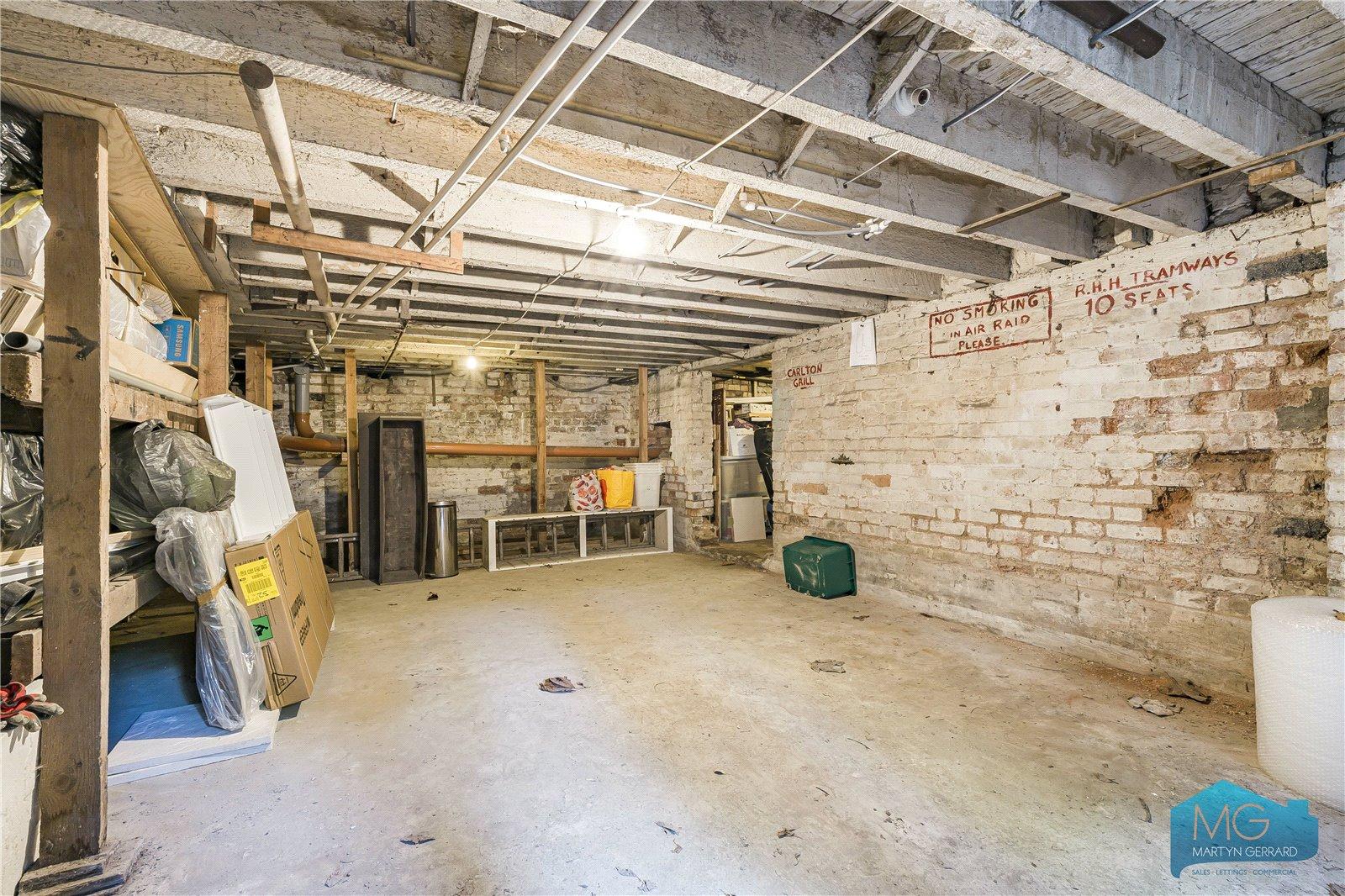 2 bedroom Ground Floor Flat for sale - Martyn Gerrard