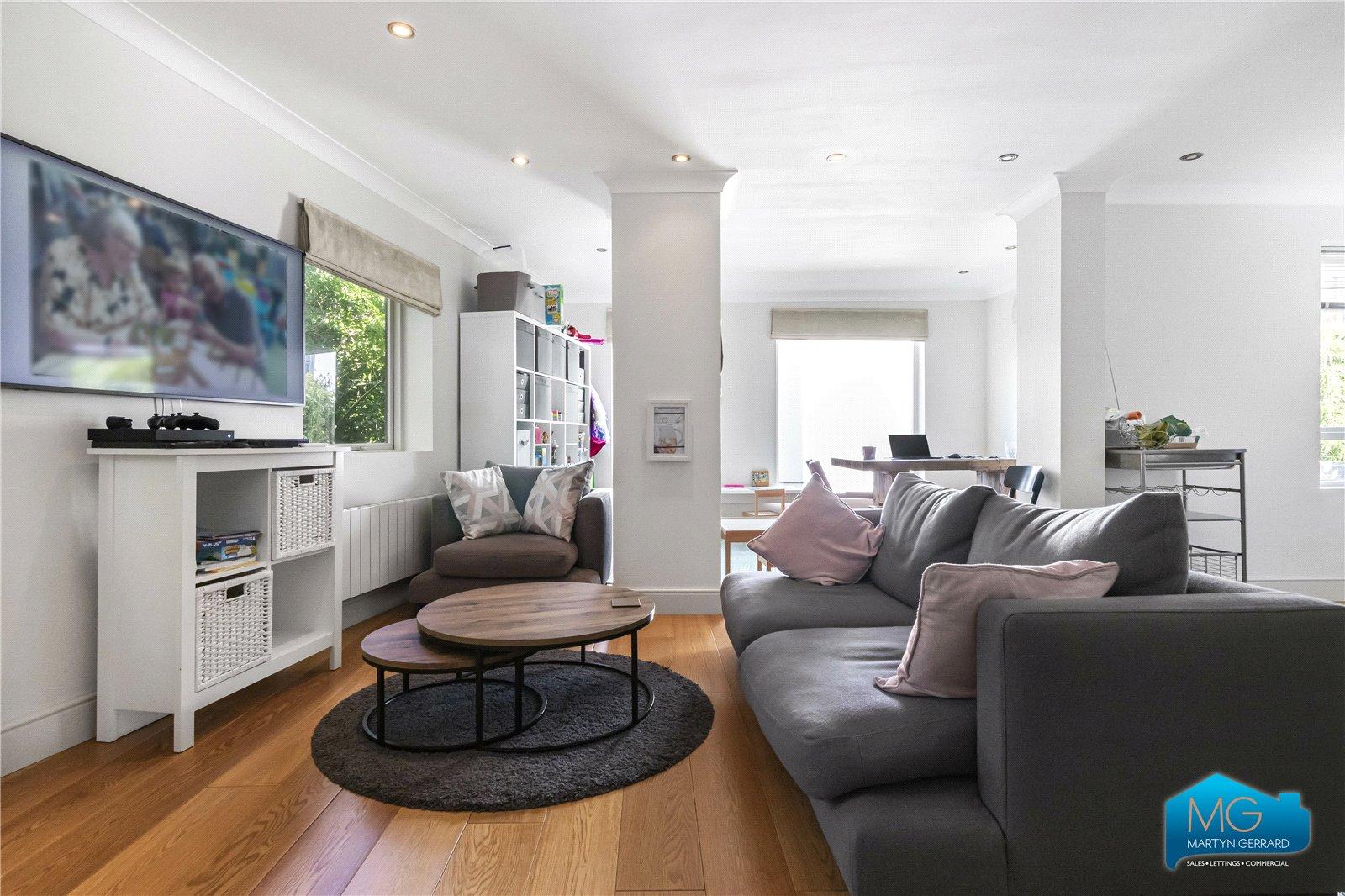 4 bedroom House to rent - Martyn Gerrard