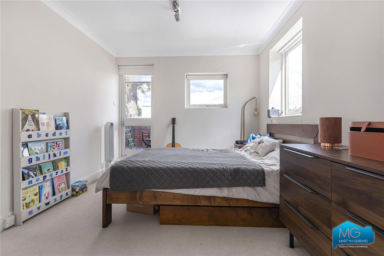 4 bedroom House to rent - Martyn Gerrard