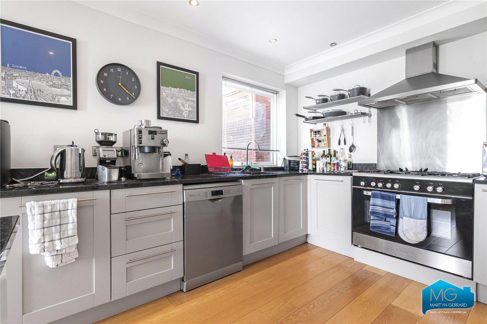 4 bedroom House to rent - Martyn Gerrard
