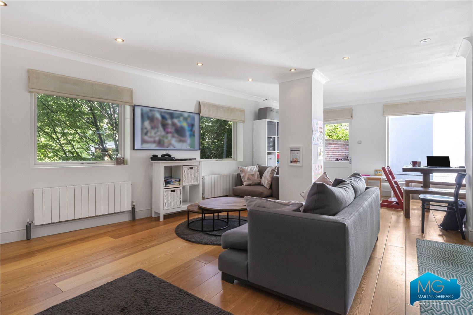 4 bedroom House to rent - Martyn Gerrard