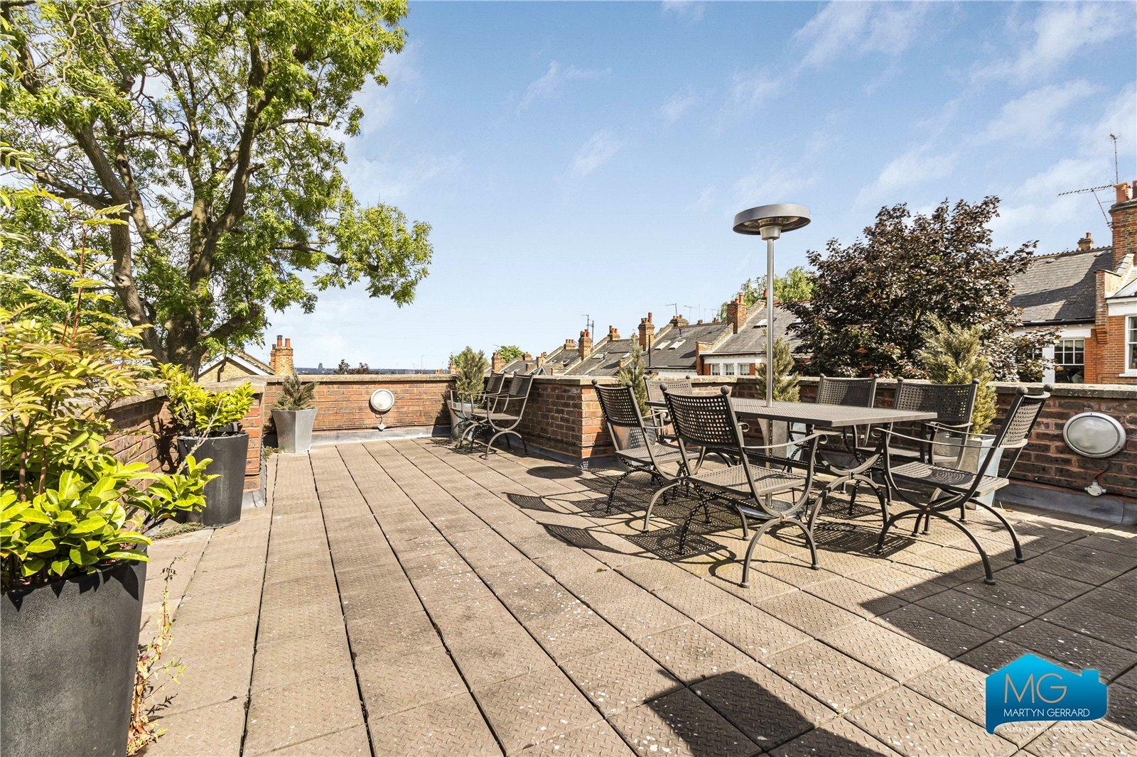 4 bedroom House to rent - Martyn Gerrard