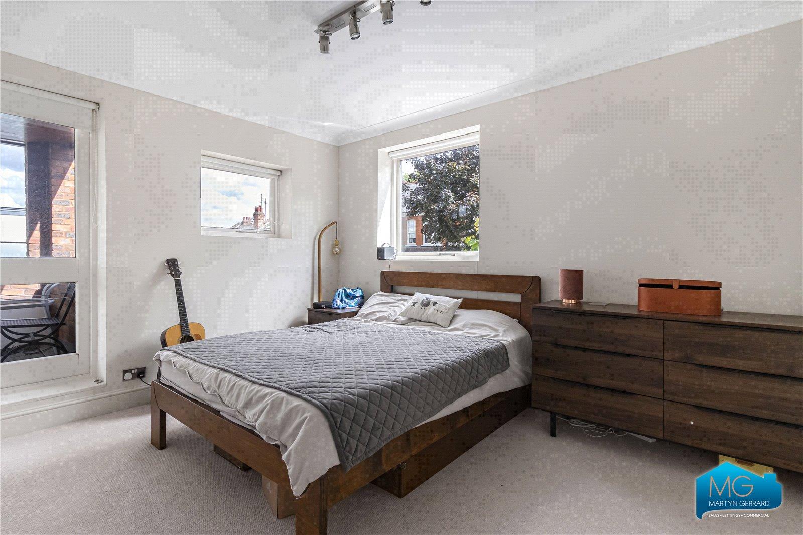 4 bedroom House to rent - Martyn Gerrard