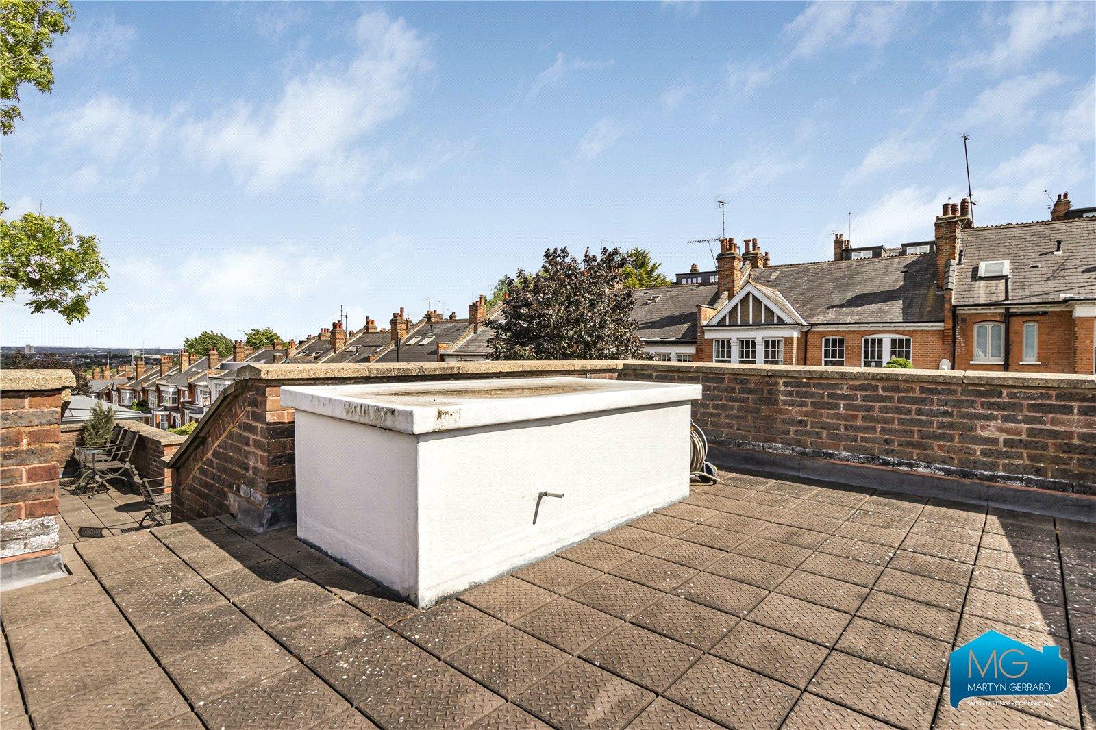 4 bedroom House to rent - Martyn Gerrard