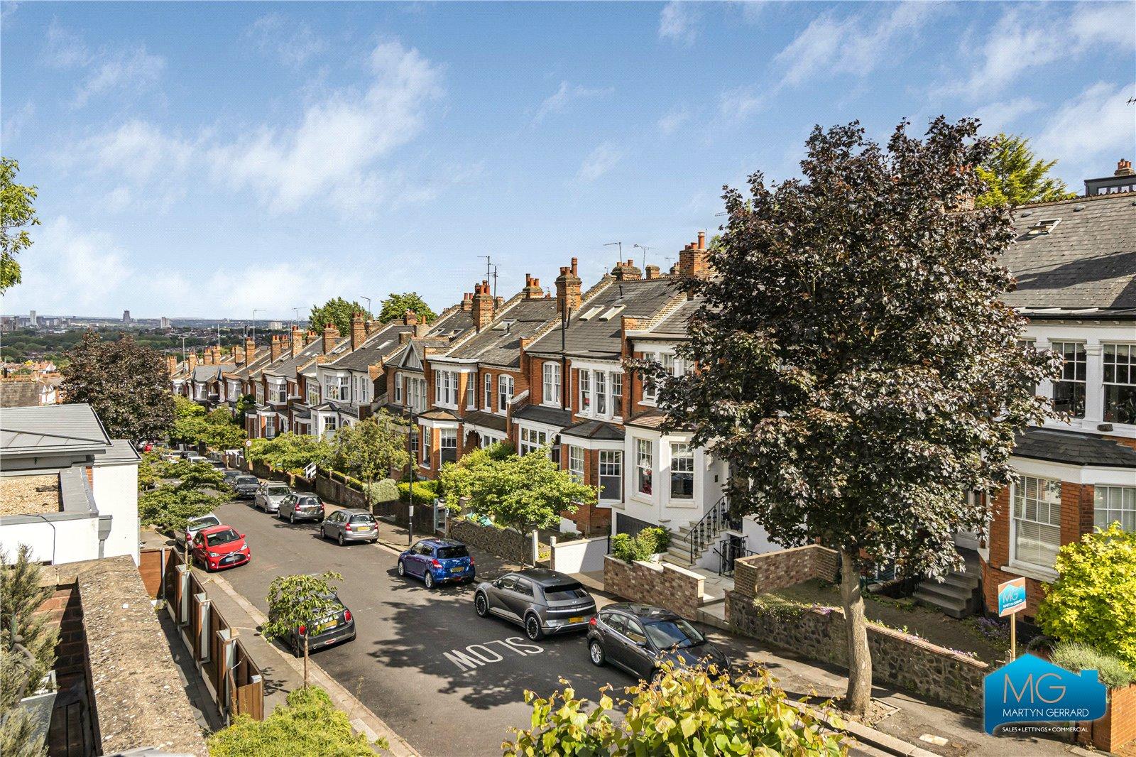 4 bedroom House to rent - Martyn Gerrard