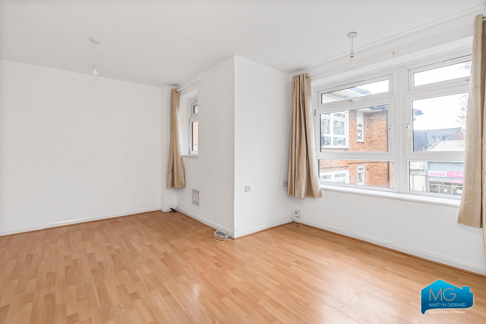 3 bedroom Apartment to rent - Martyn Gerrard