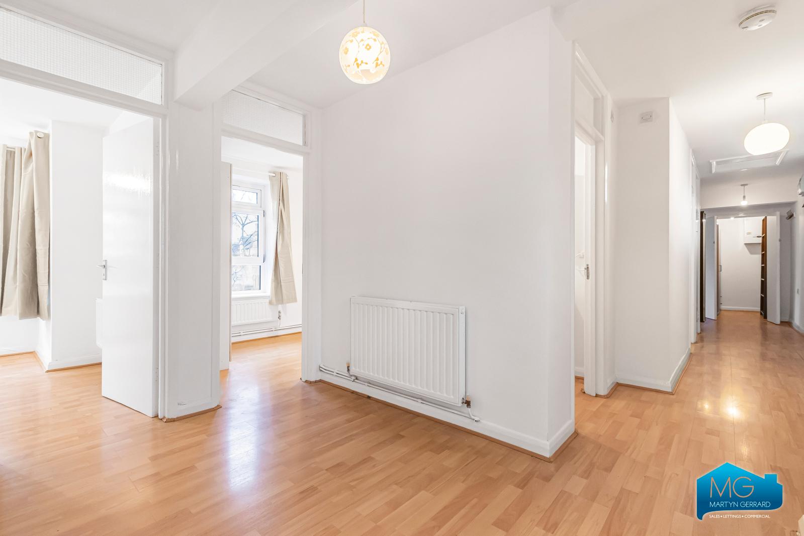 3 bedroom Apartment to rent - Martyn Gerrard