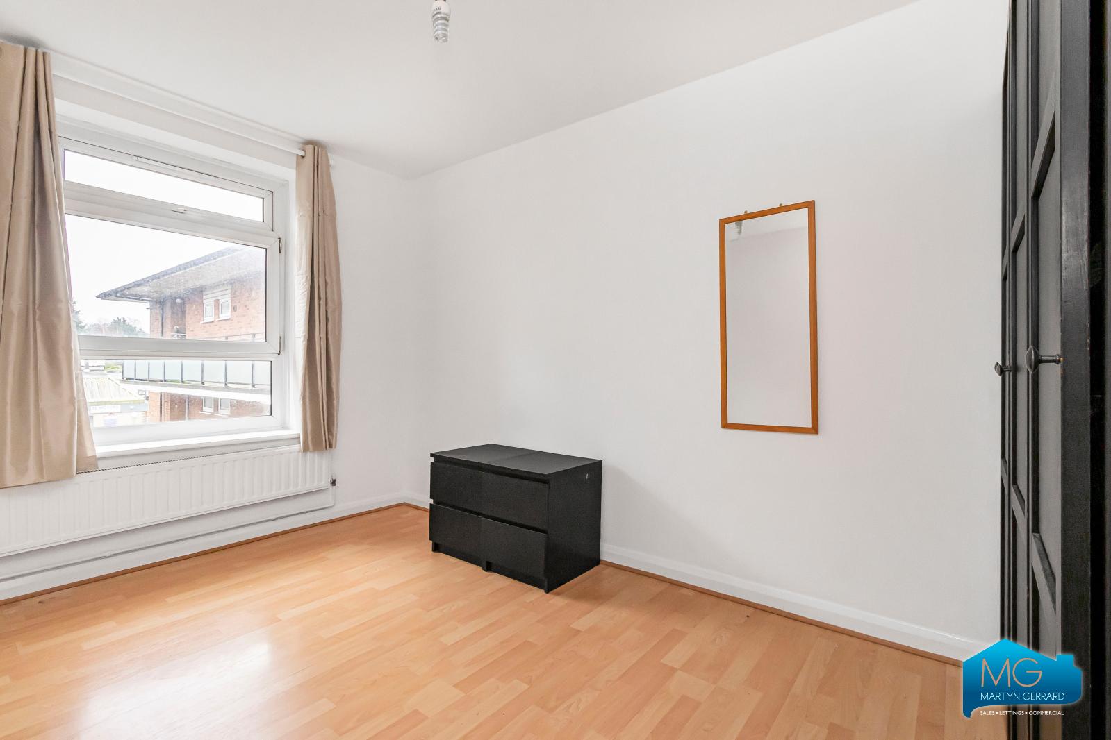 3 bedroom Apartment to rent - Martyn Gerrard