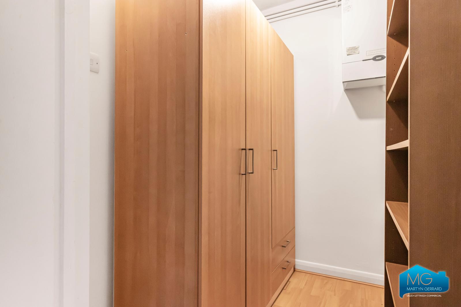 3 bedroom Apartment to rent - Martyn Gerrard