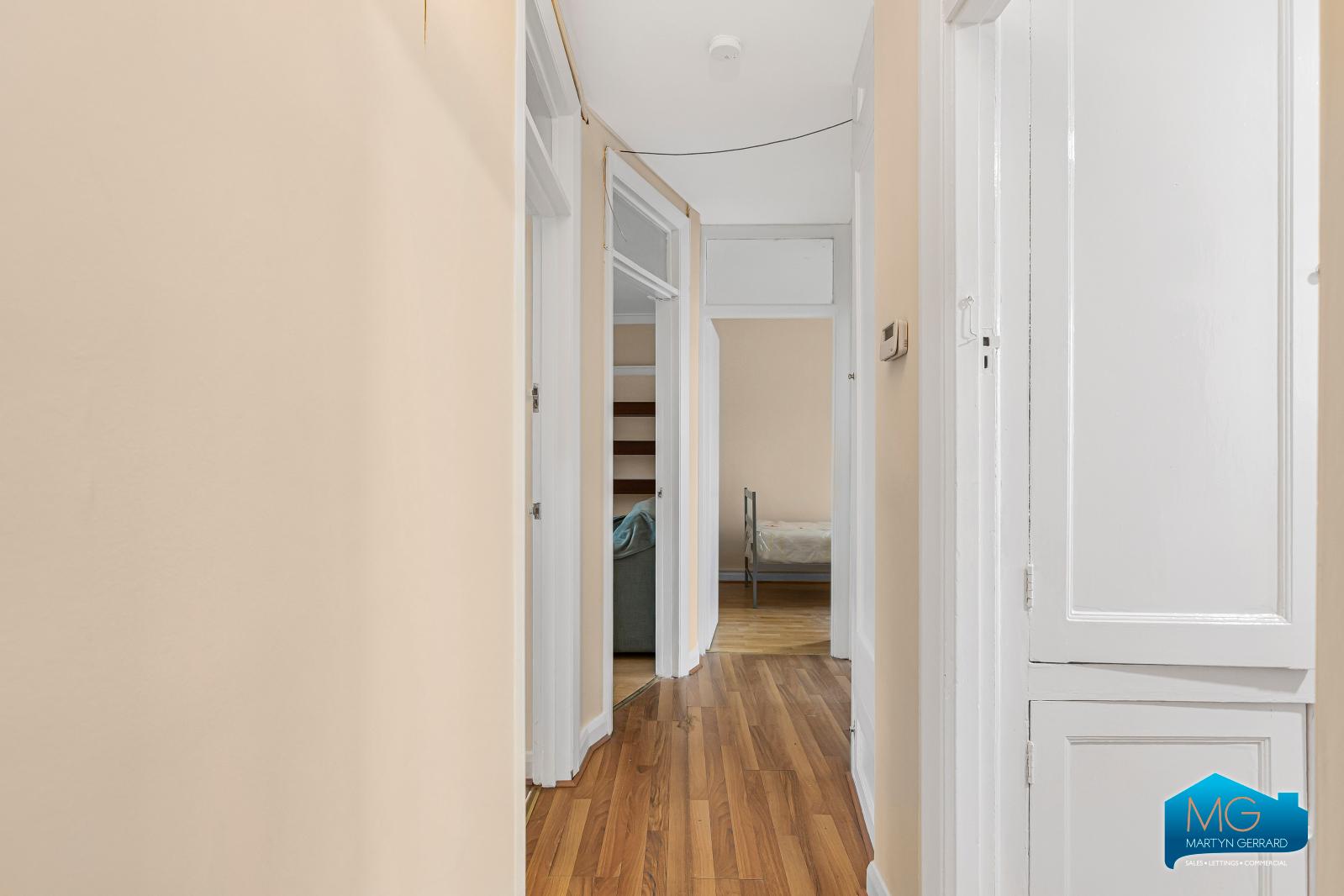 2 bedroom Apartment to rent - Martyn Gerrard