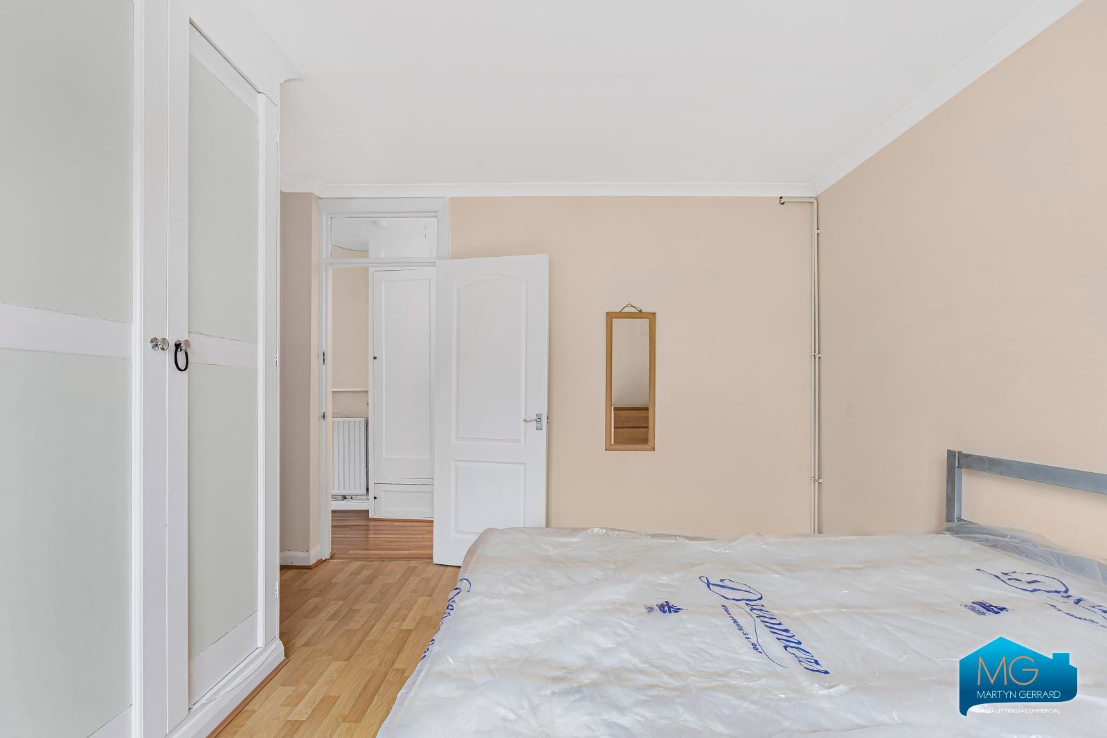 2 bedroom Apartment to rent - Martyn Gerrard