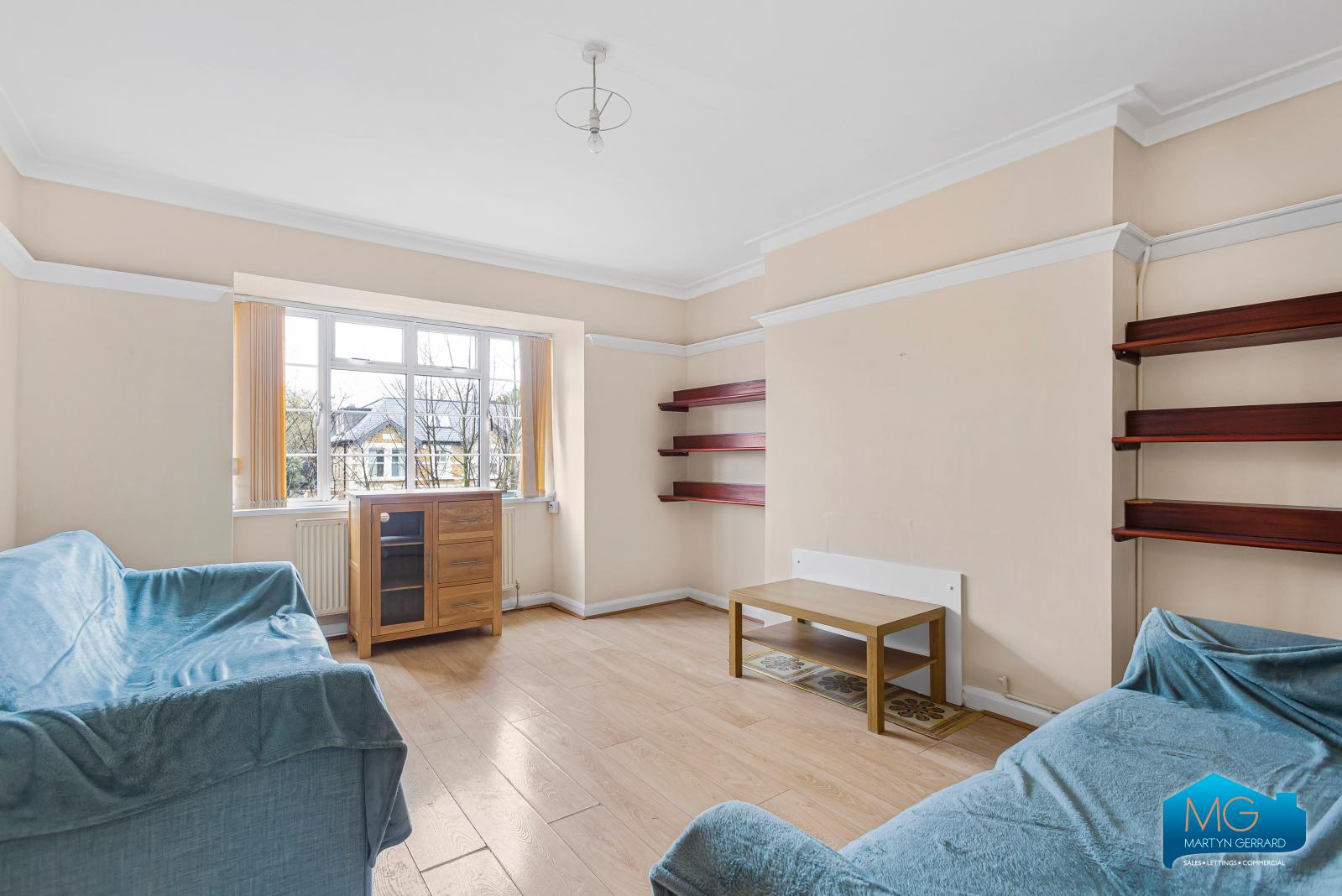 2 bedroom Apartment to rent - Martyn Gerrard