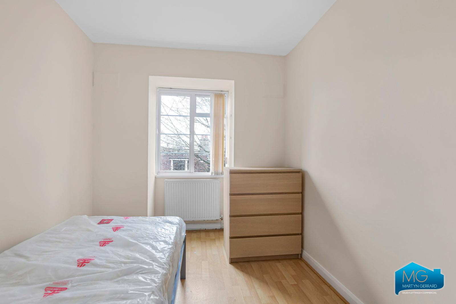 2 bedroom Apartment to rent - Martyn Gerrard