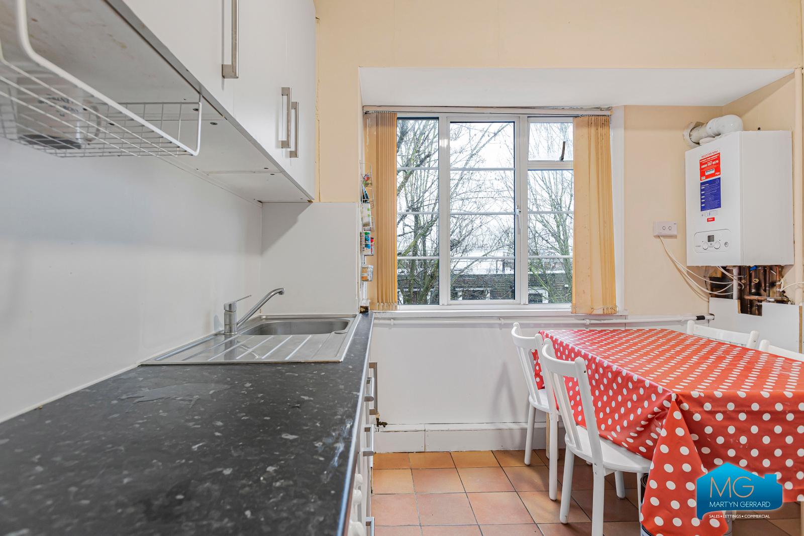 2 bedroom Apartment to rent - Martyn Gerrard