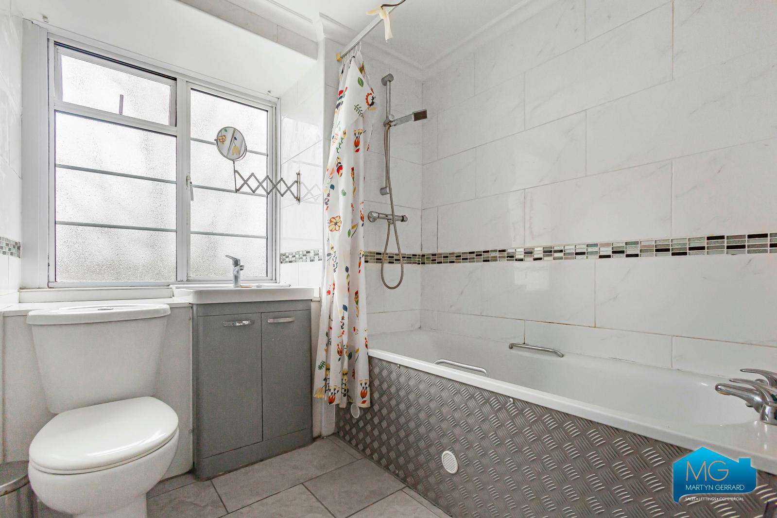 2 bedroom Apartment to rent - Martyn Gerrard
