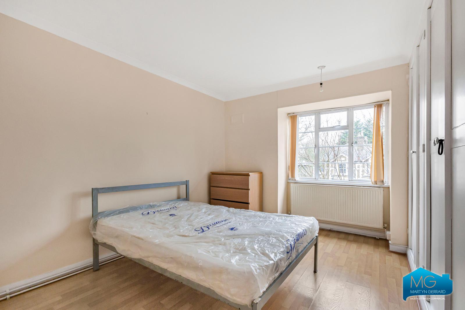 2 bedroom Apartment to rent - Martyn Gerrard