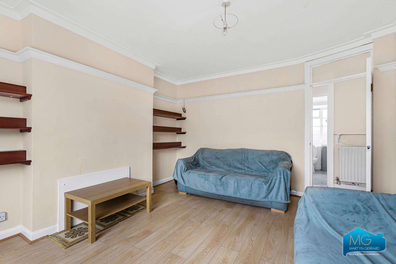 2 bedroom Apartment to rent - Martyn Gerrard
