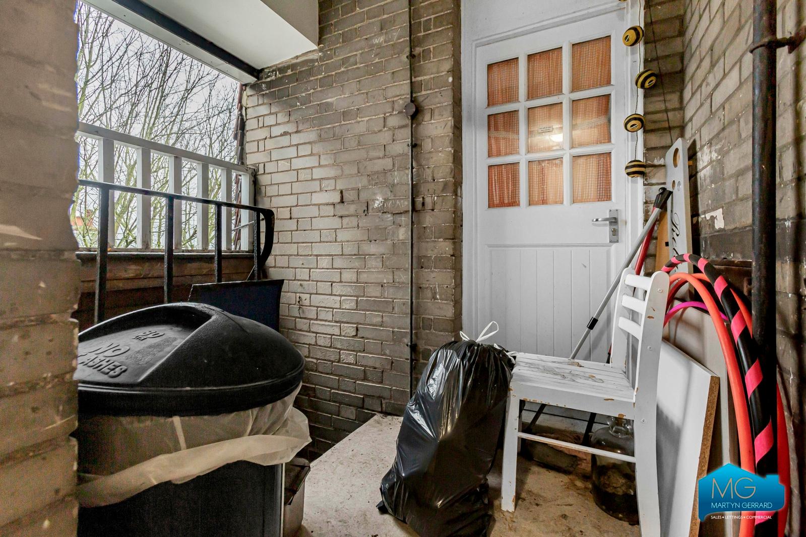2 bedroom Apartment to rent - Martyn Gerrard
