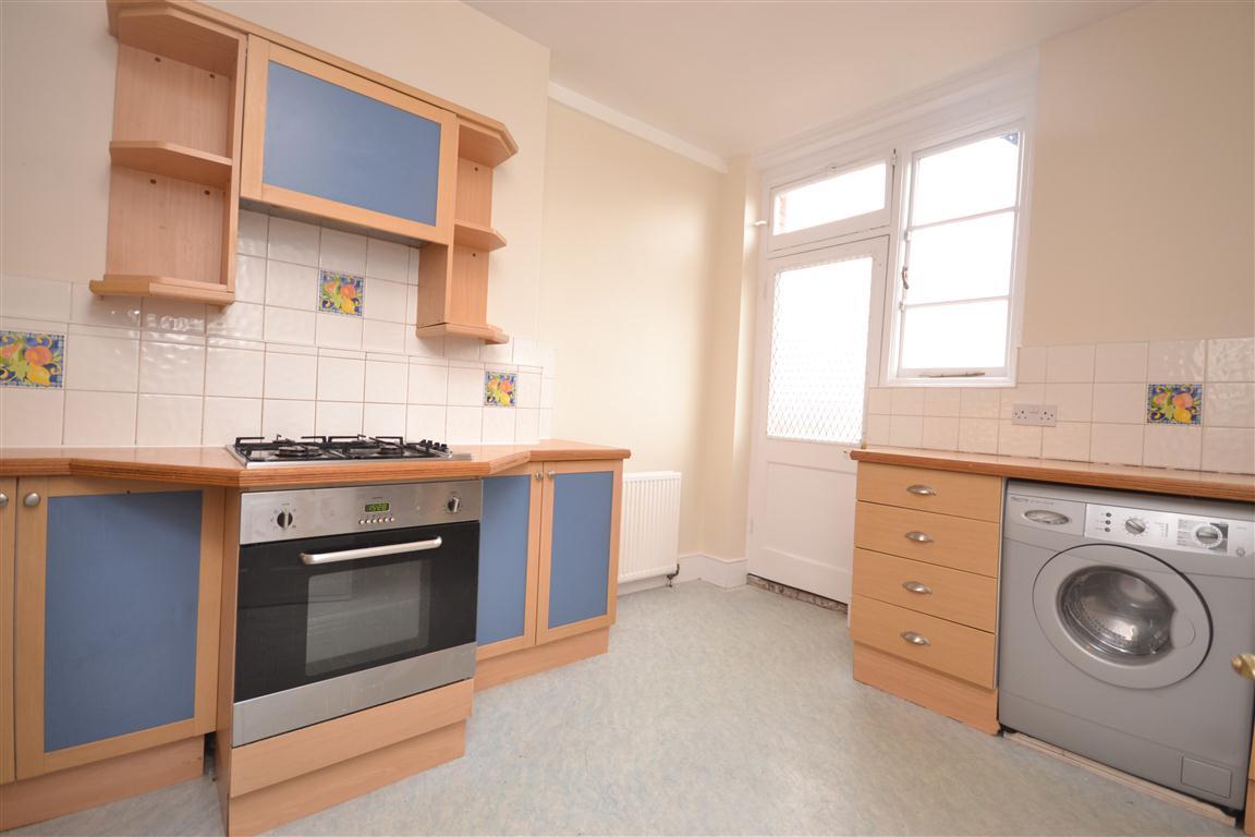 2 bedroom Apartment to rent + ' - Martyn Gerrard