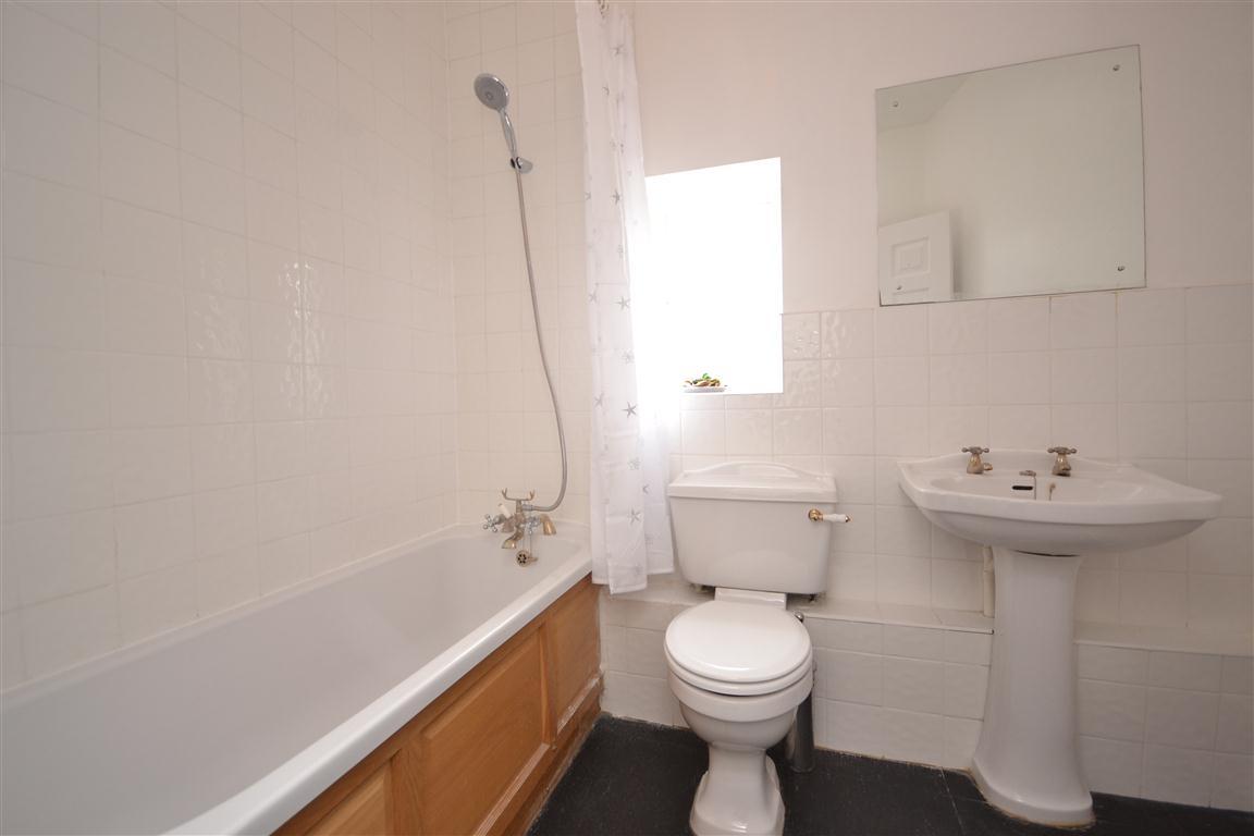 2 bedroom Apartment to rent - Martyn Gerrard