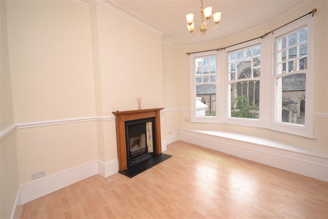 2 bedroom Apartment to rent - Martyn Gerrard