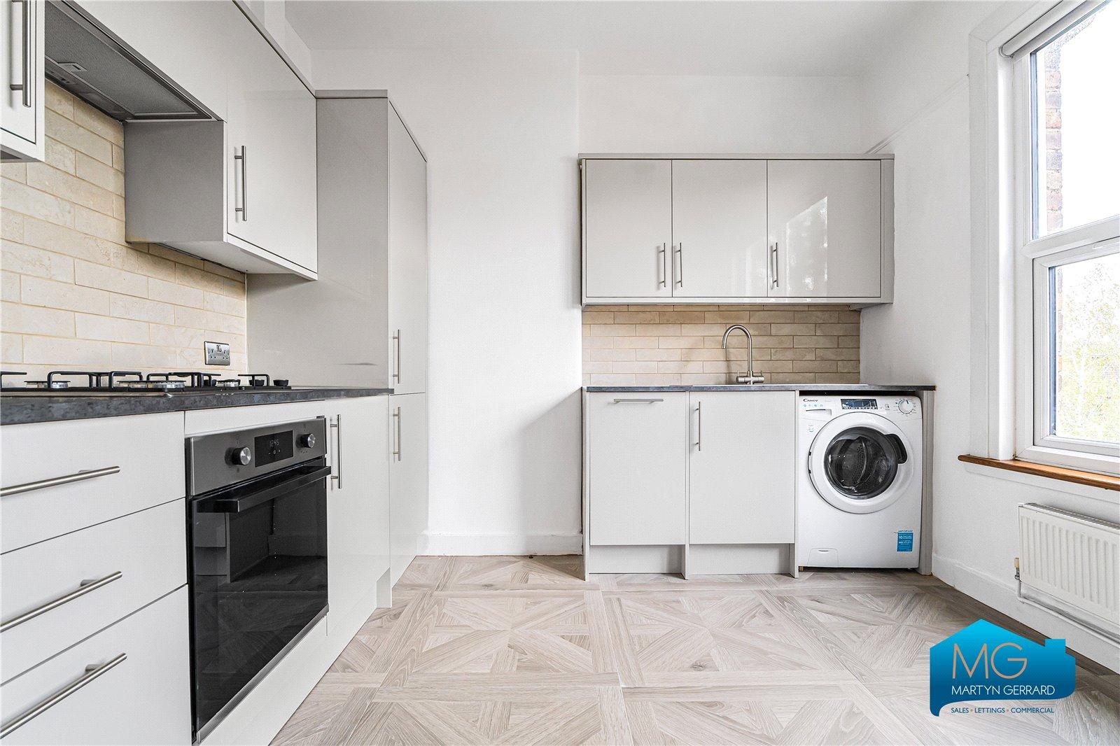 2 bedroom Apartment to rent - Martyn Gerrard