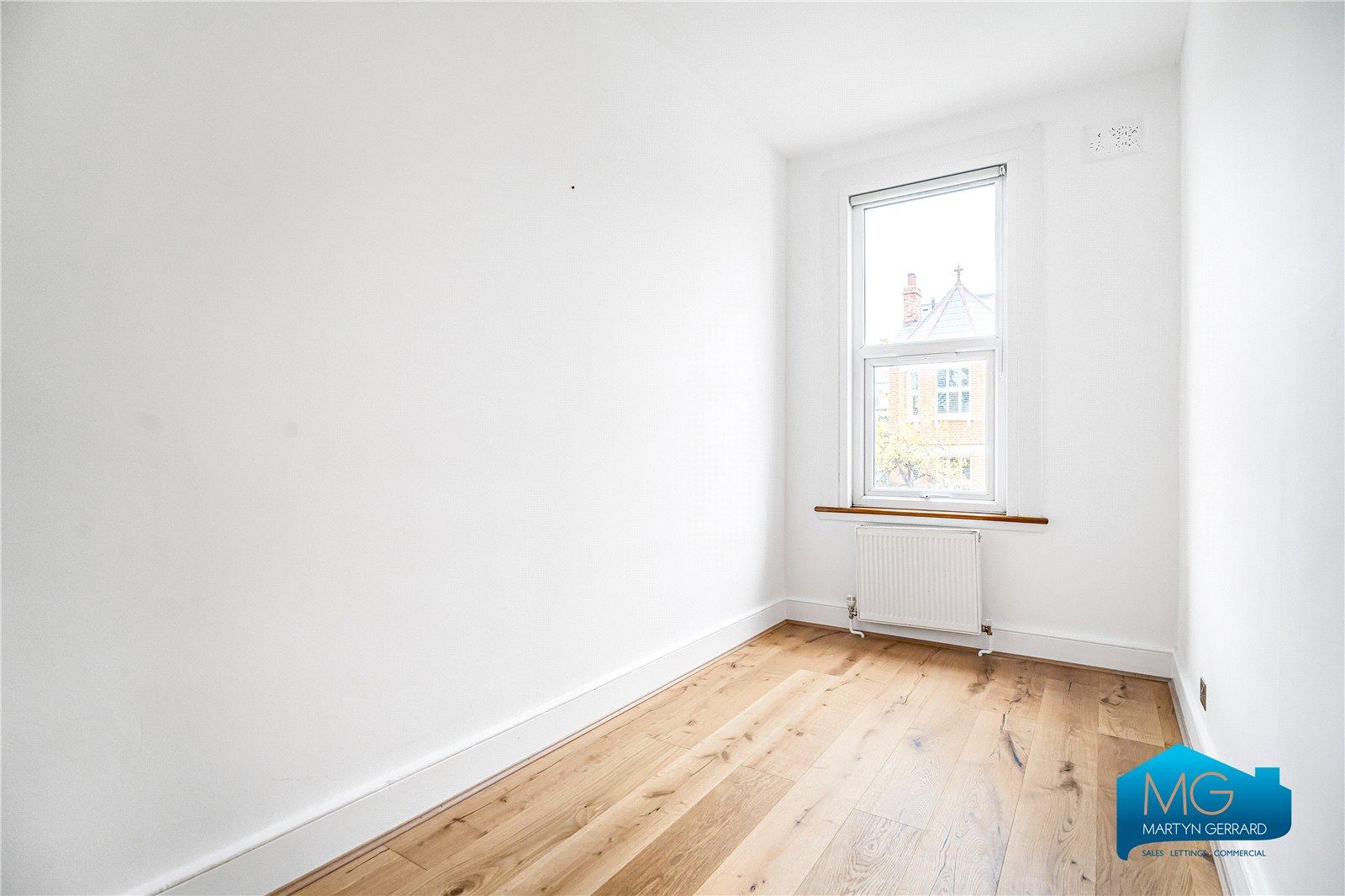2 bedroom Apartment to rent - Martyn Gerrard