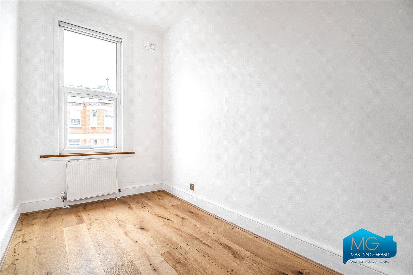 2 bedroom Apartment to rent - Martyn Gerrard