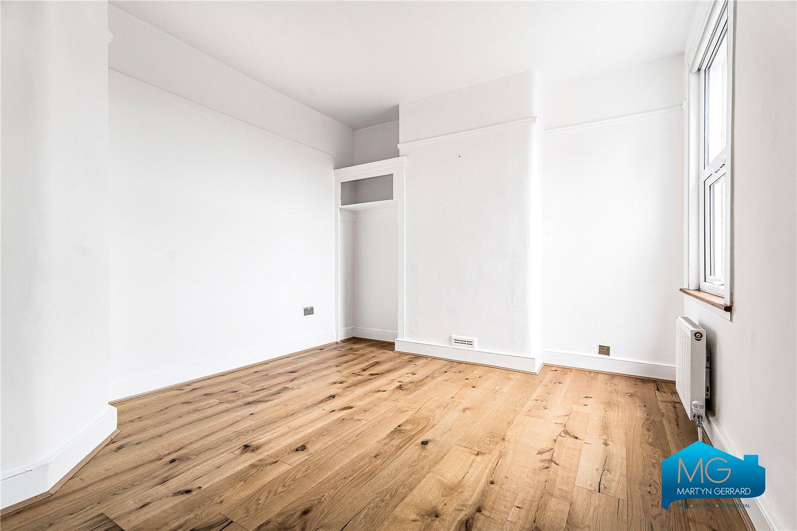 2 bedroom Apartment to rent - Martyn Gerrard