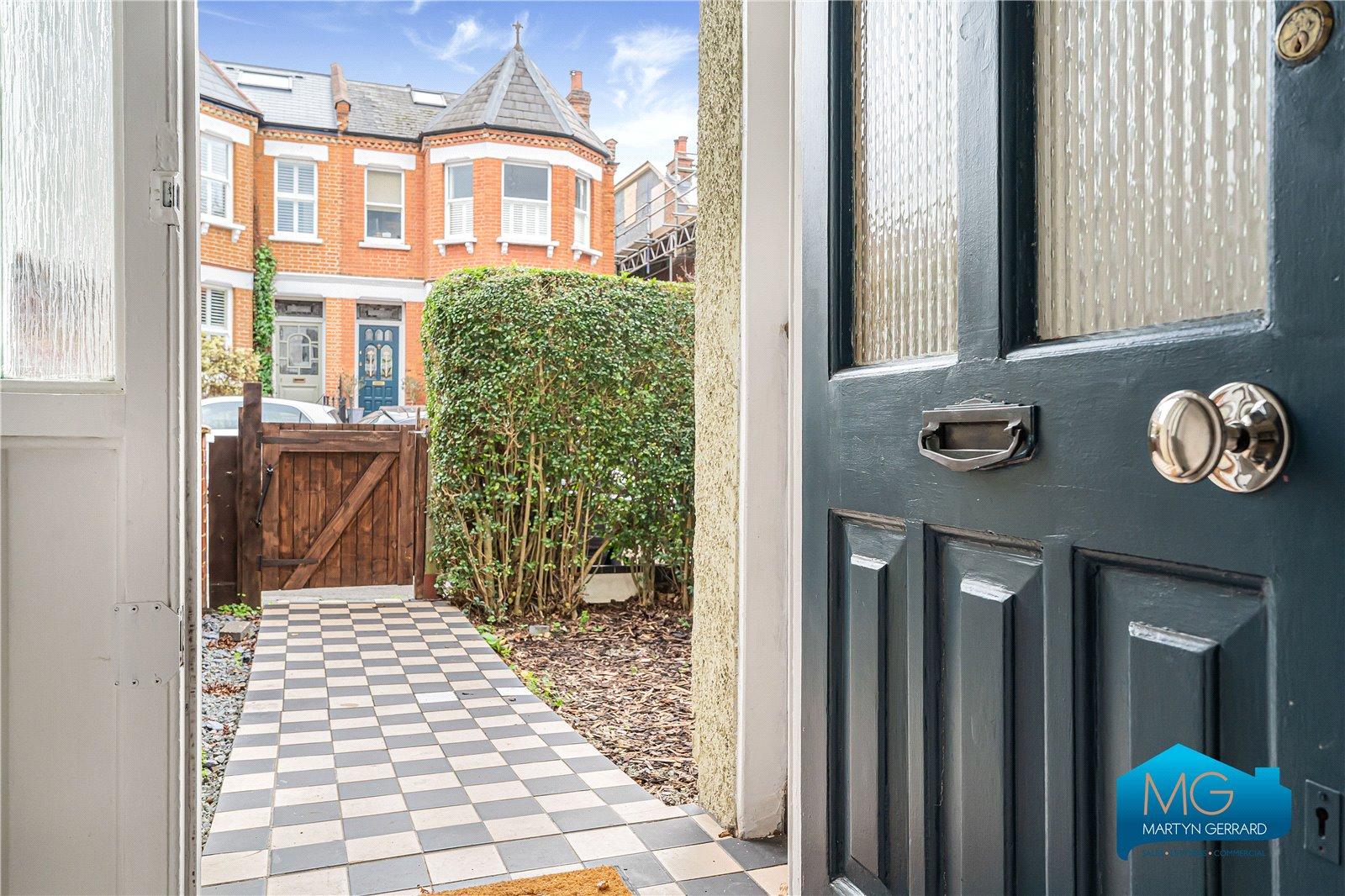 2 bedroom Apartment to rent - Martyn Gerrard