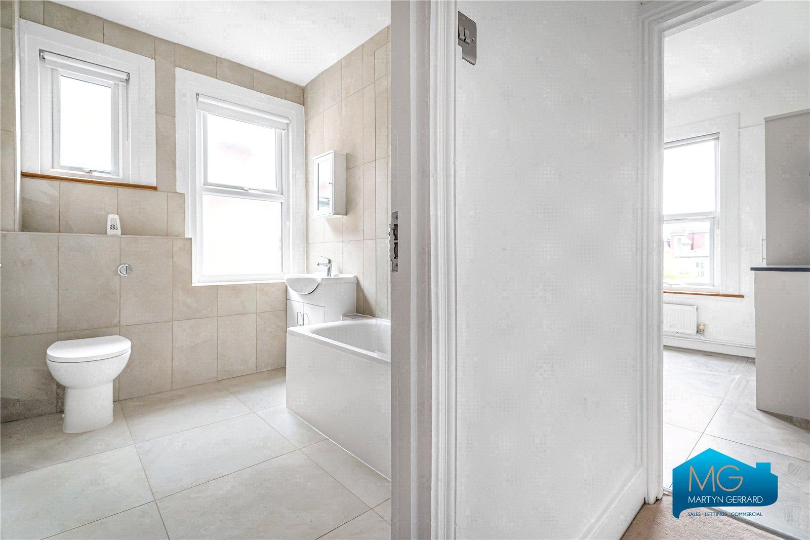 2 bedroom Apartment to rent - Martyn Gerrard