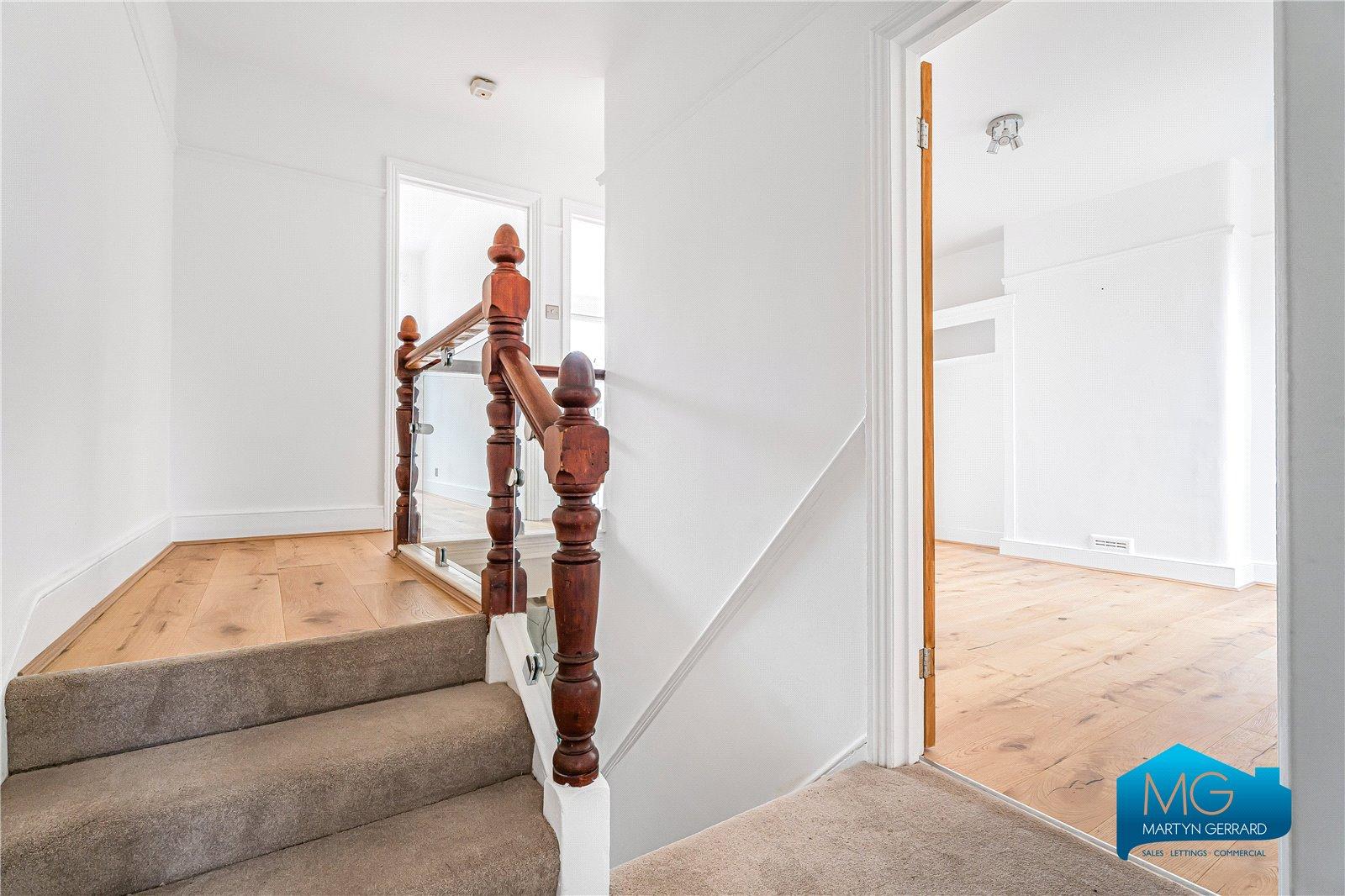 2 bedroom Apartment to rent - Martyn Gerrard