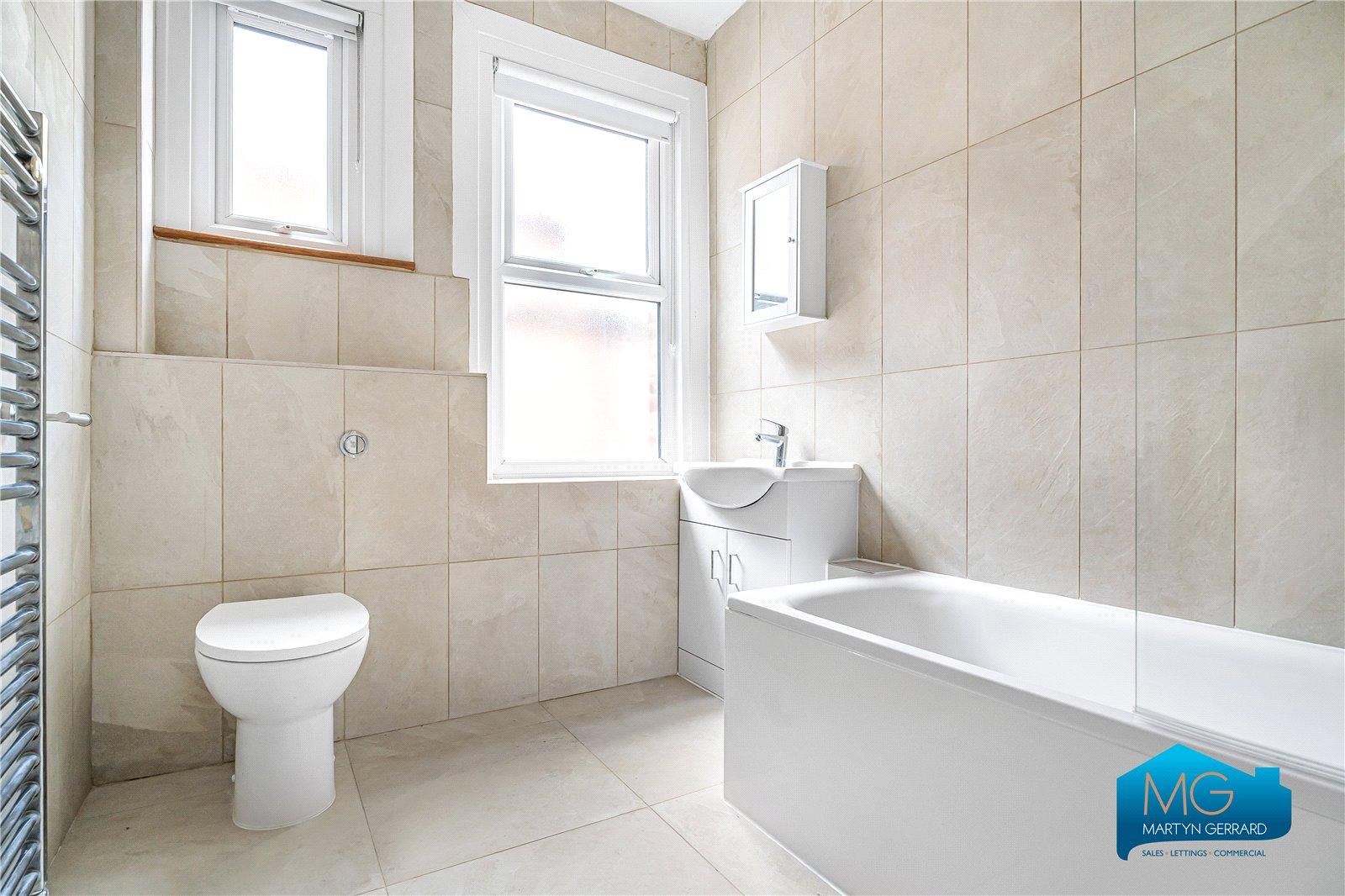 2 bedroom Apartment to rent - Martyn Gerrard