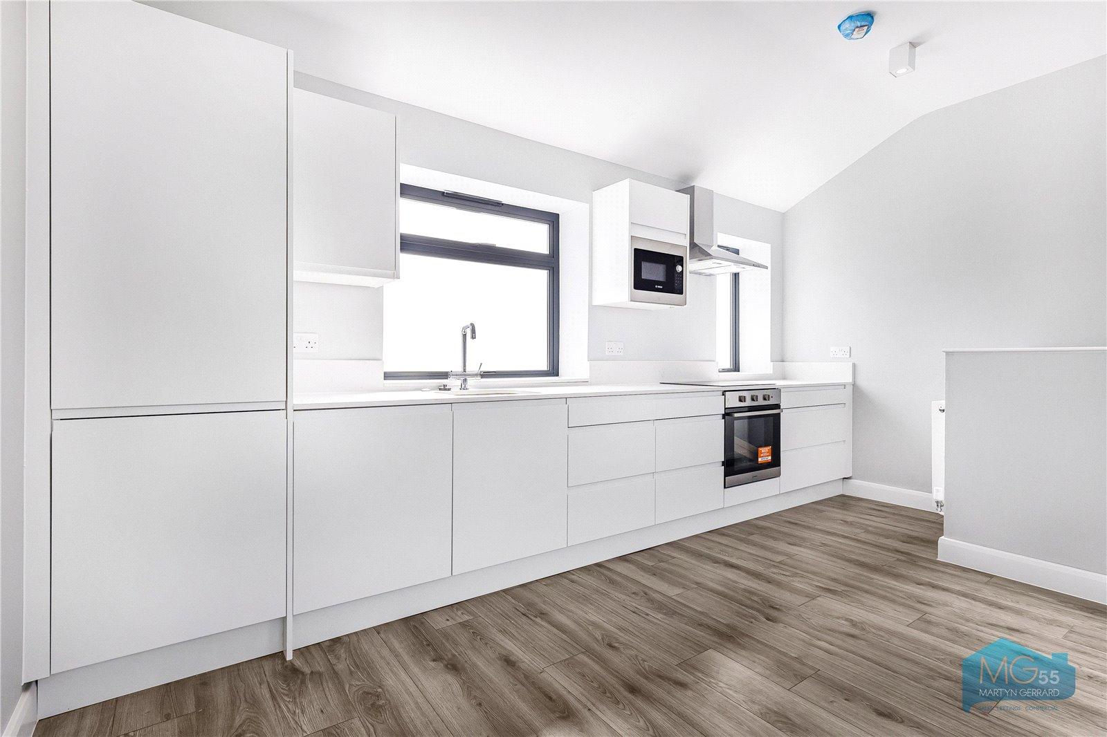 2 bedroom Semi-Detached House to rent - Martyn Gerrard