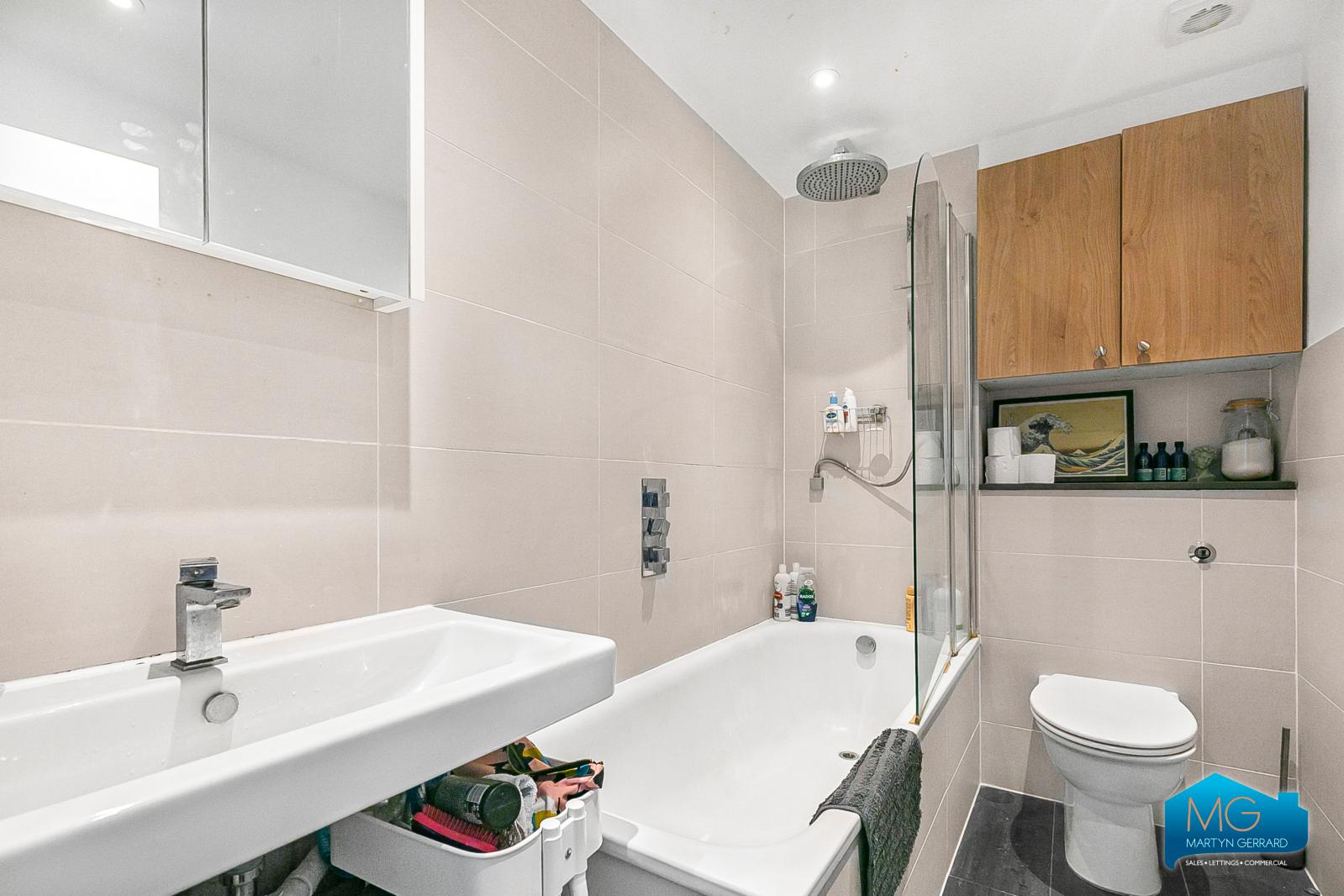 2 bedroom Apartment to rent - Martyn Gerrard