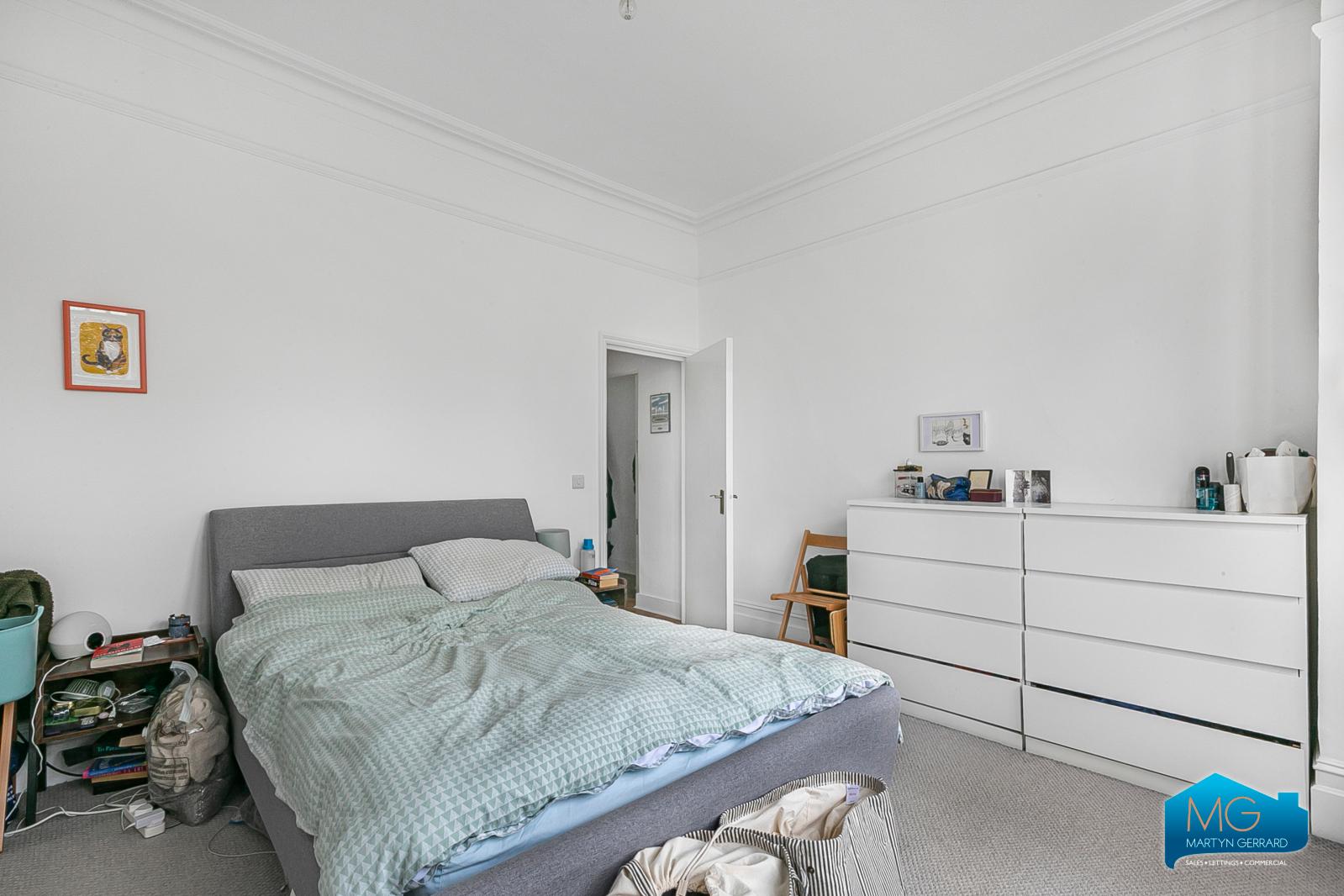 2 bedroom Apartment to rent - Martyn Gerrard